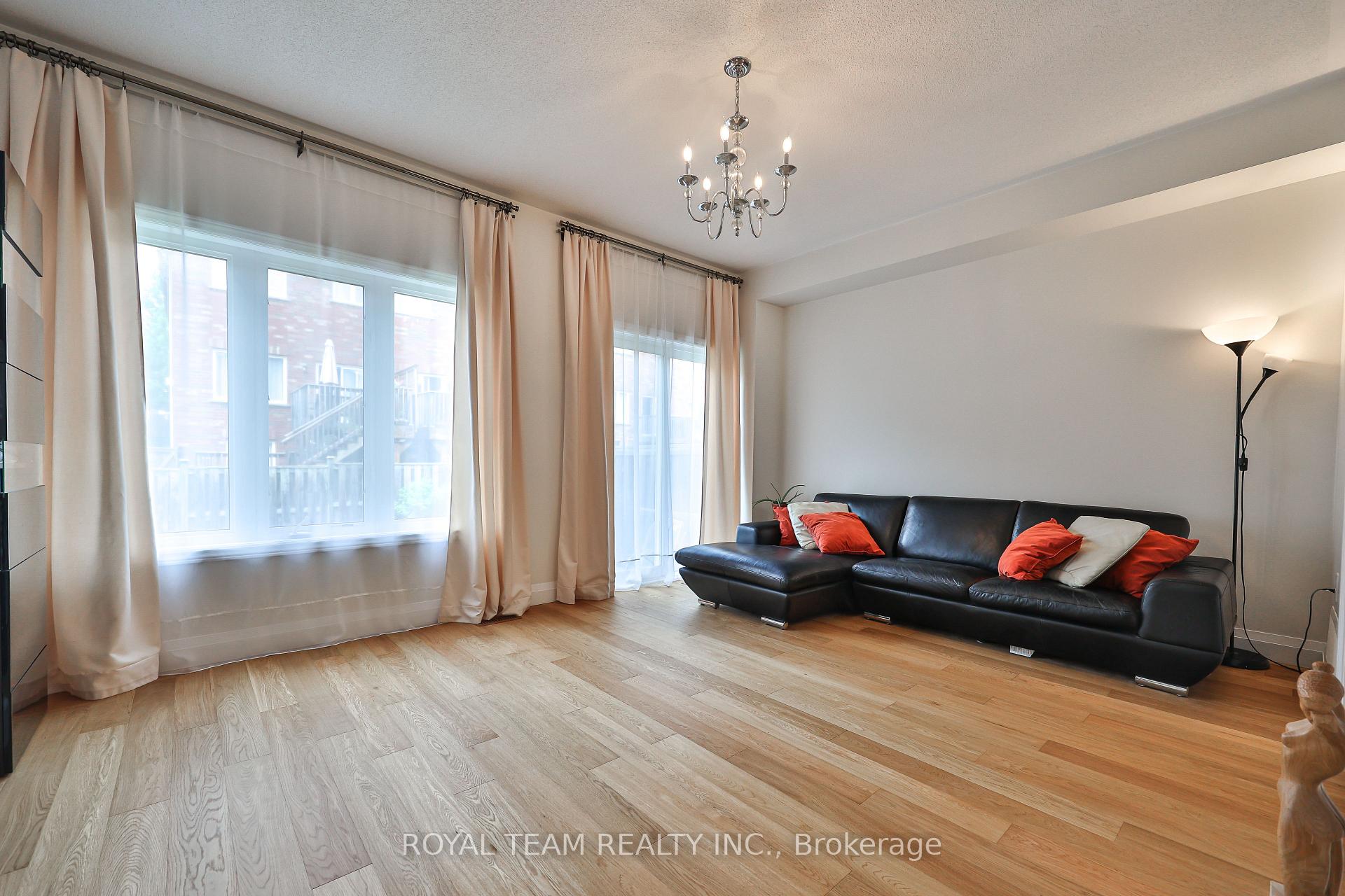 Photo 11 of 12 Spring Arbour Road, Vaughan, Patterson — HOMEH