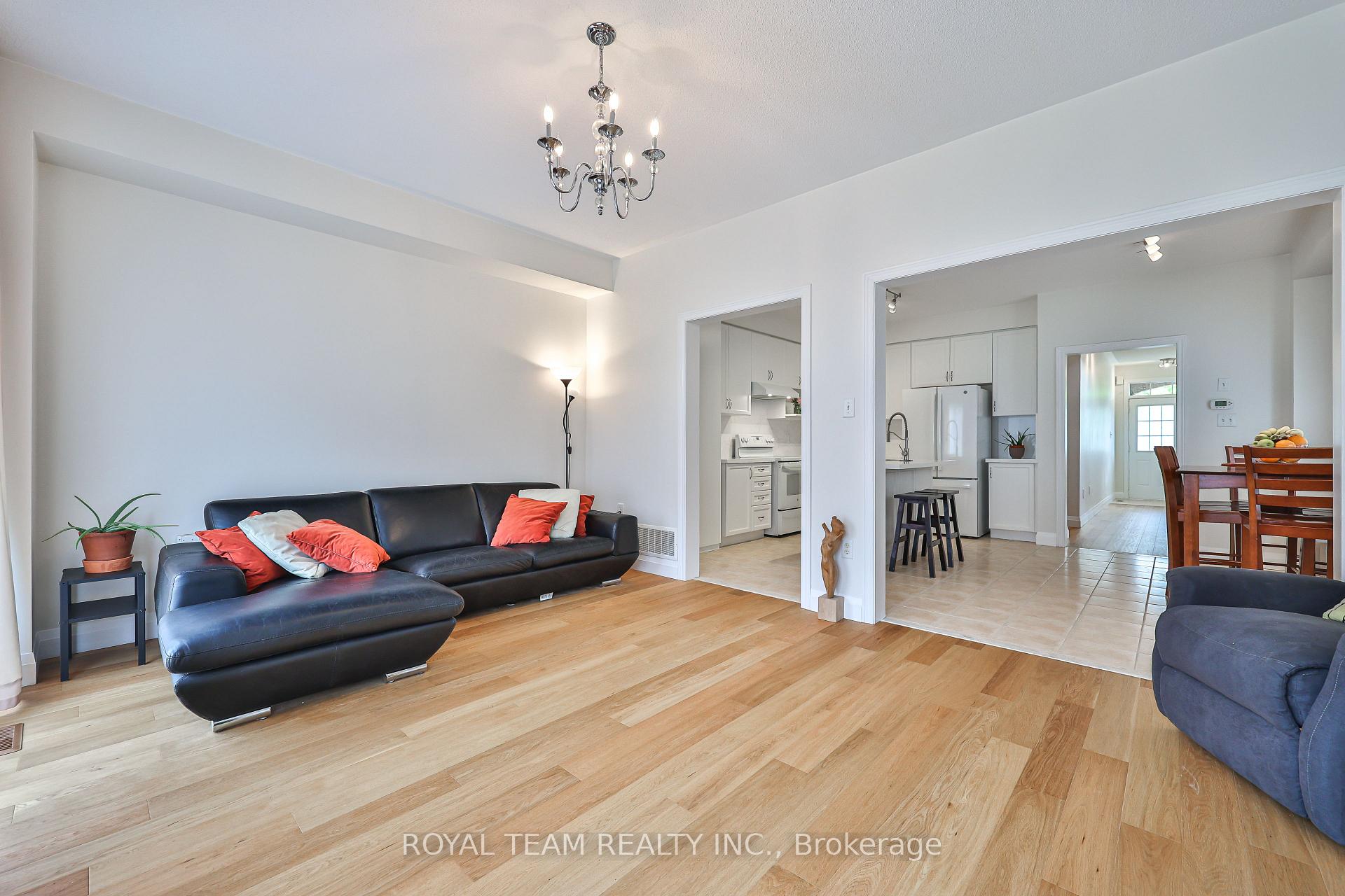 Photo 13 of 12 Spring Arbour Road, Vaughan, Patterson — HOMEH