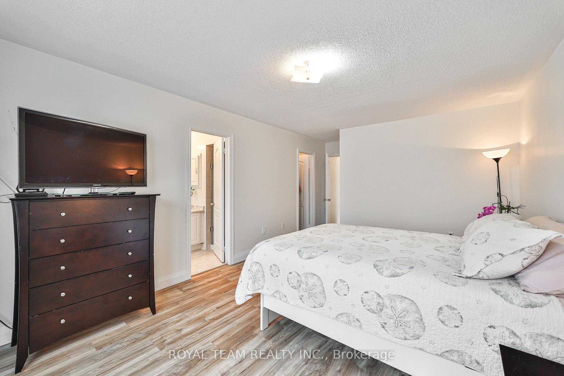 Photo 17 of 12 Spring Arbour Road, Vaughan, Patterson — HOMEH