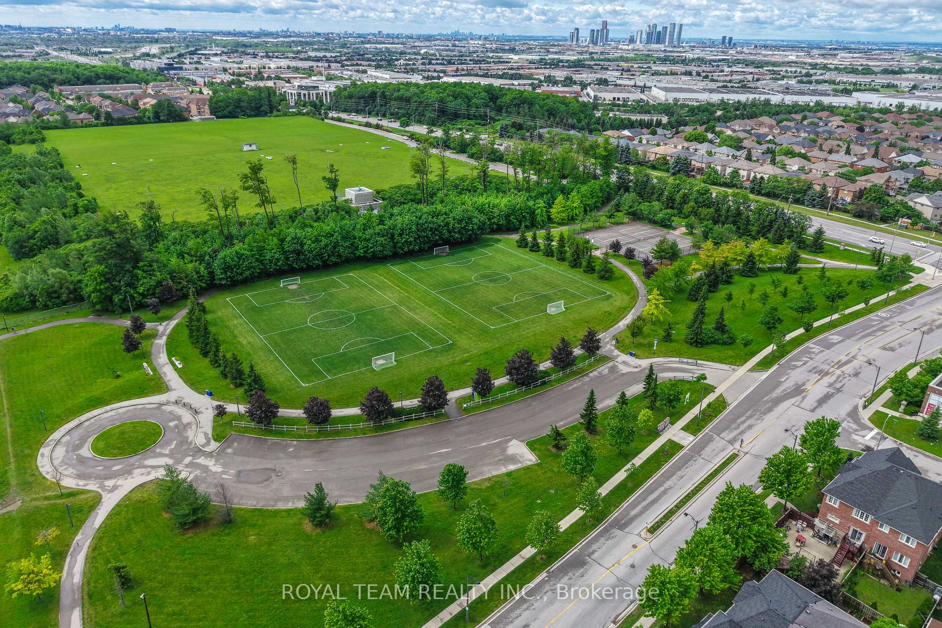 Photo 37 of 12 Spring Arbour Road, Vaughan, Patterson — HOMEH