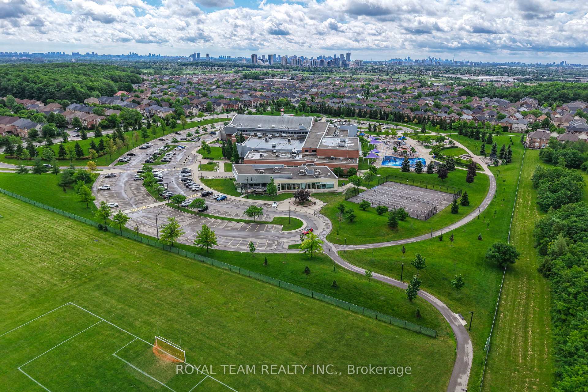 Photo 38 of 12 Spring Arbour Road, Vaughan, Patterson — HOMEH