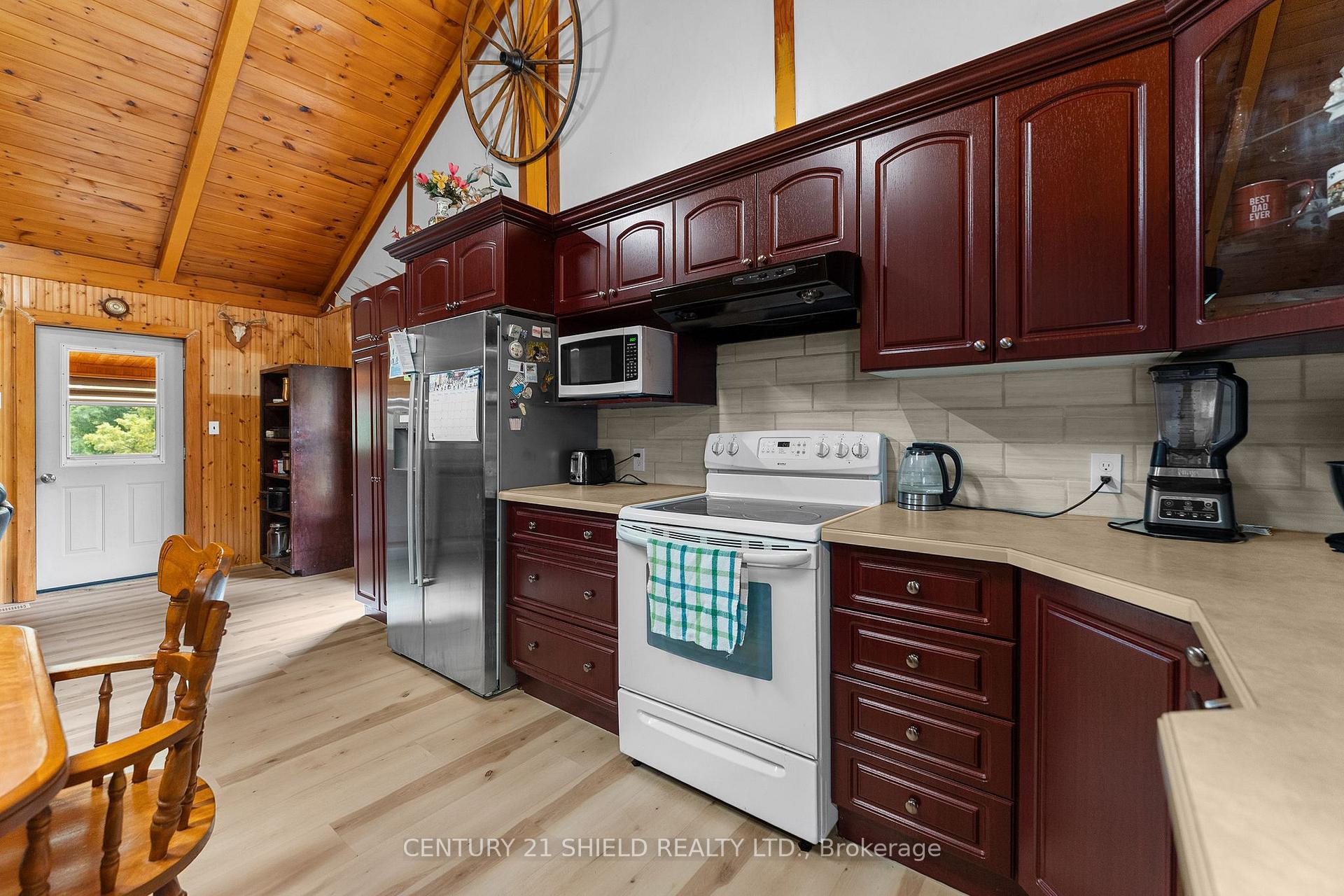 Photo 11 of 121 Maple Drive, South Algonquin — HOMEH