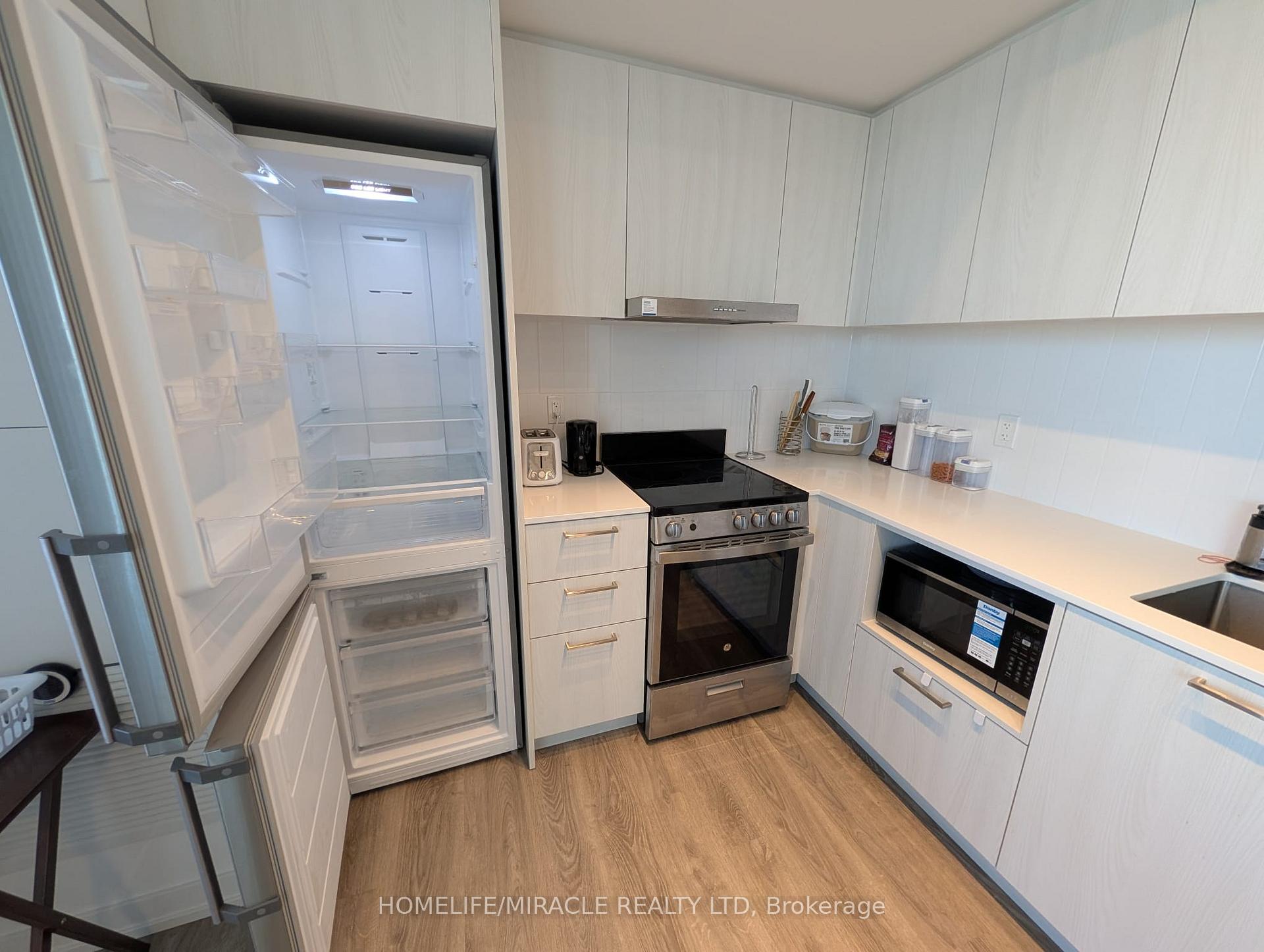 Photo 3 of Unit 3912, 195 Commerce Street, Vaughan, Vaughan Corporate Centre — HOMEH
