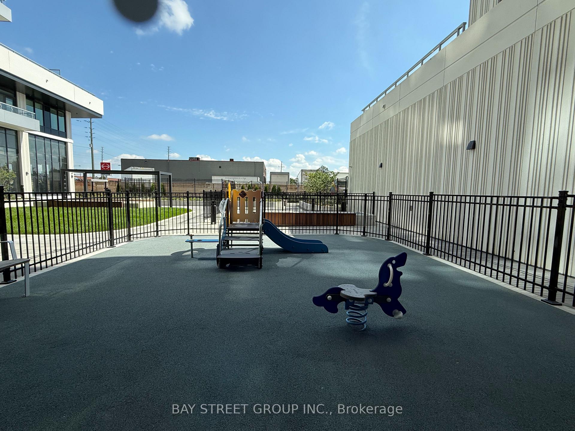 Photo 6 of Unit 1210A, 5 Meadowdale Road, Vaughan, Vaughan Corporate Centre — HOMEH