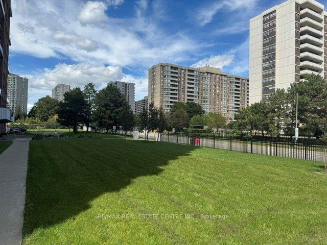 Photo 28 of Unit 715, 4 Lisa Street W, Brampton, Queen Street Corridor — HOMEH
