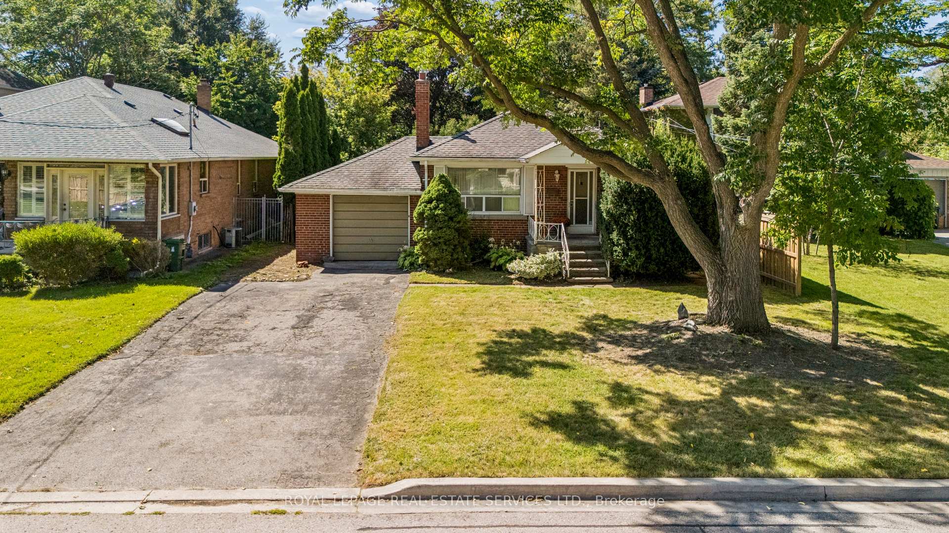 Photo 3 of 98 Prennan Avenue, Etobicoke, Islington-City Centre West — HOMEH