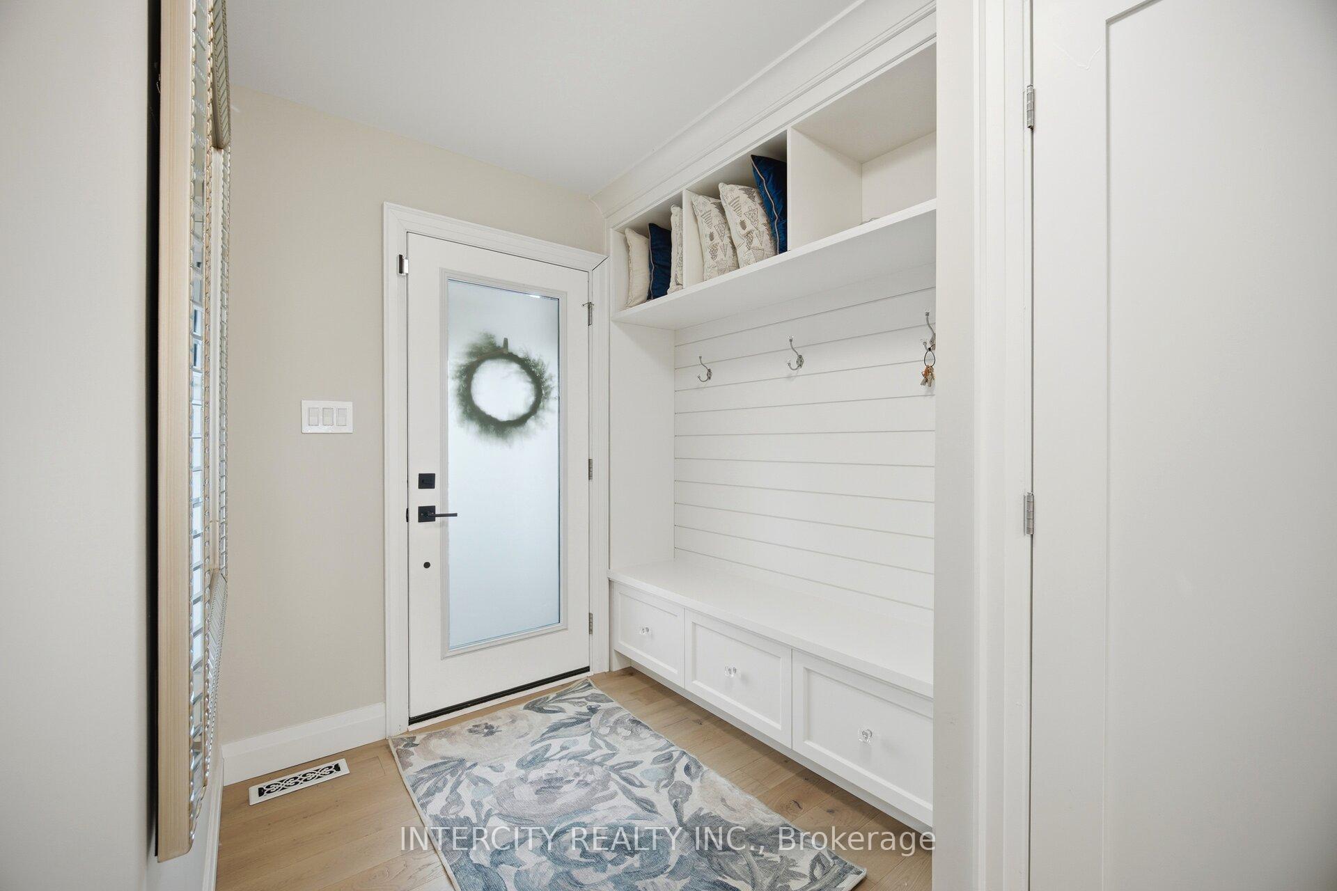 Photo 5 of 2262 Webb Street, Innisfil, Stroud — HOMEH