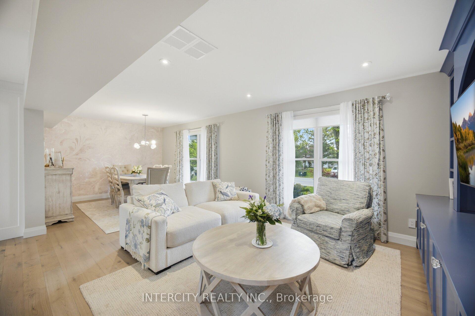 Photo 10 of 2262 Webb Street, Innisfil, Stroud — HOMEH