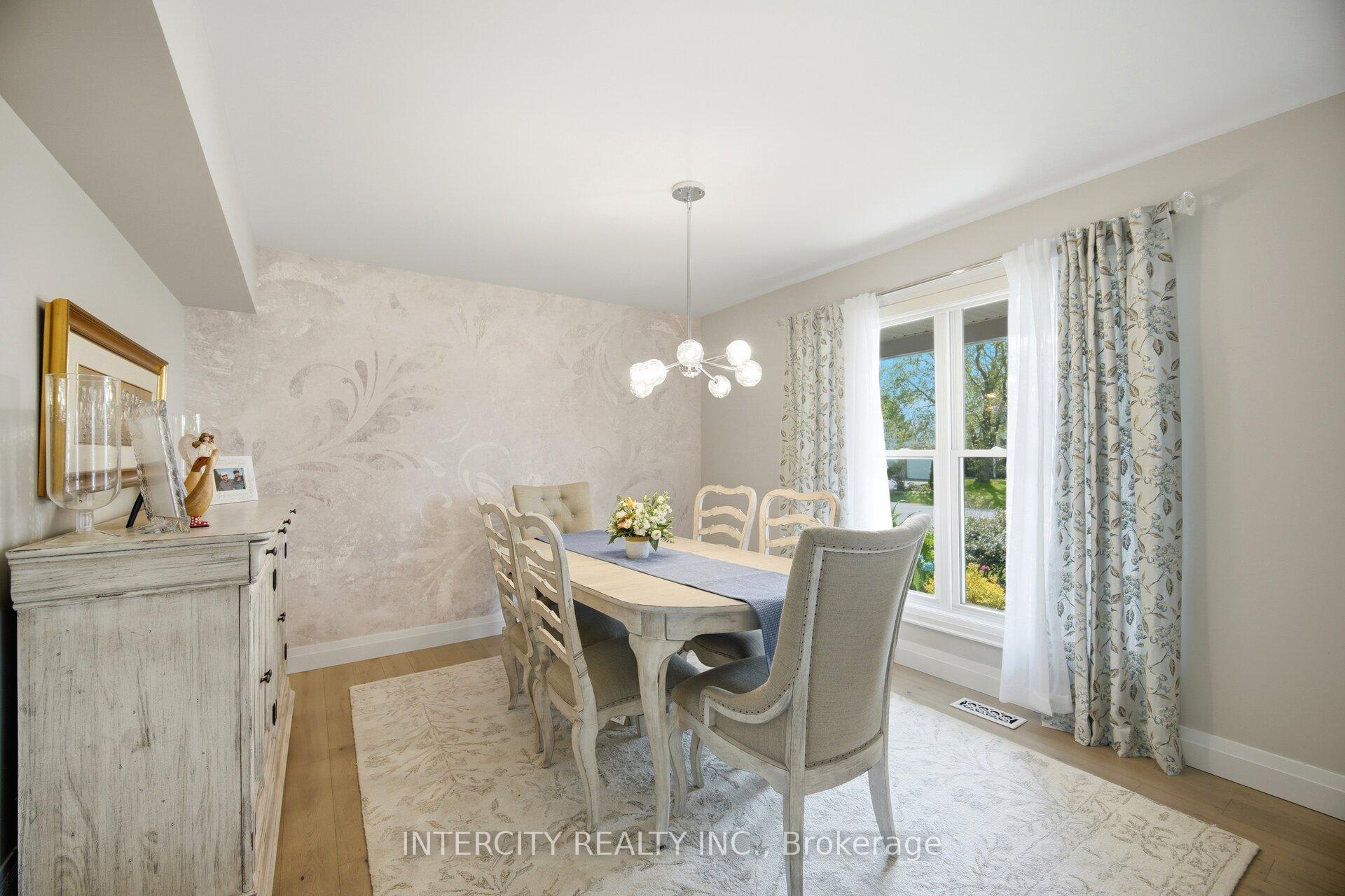 Photo 11 of 2262 Webb Street, Innisfil, Stroud — HOMEH
