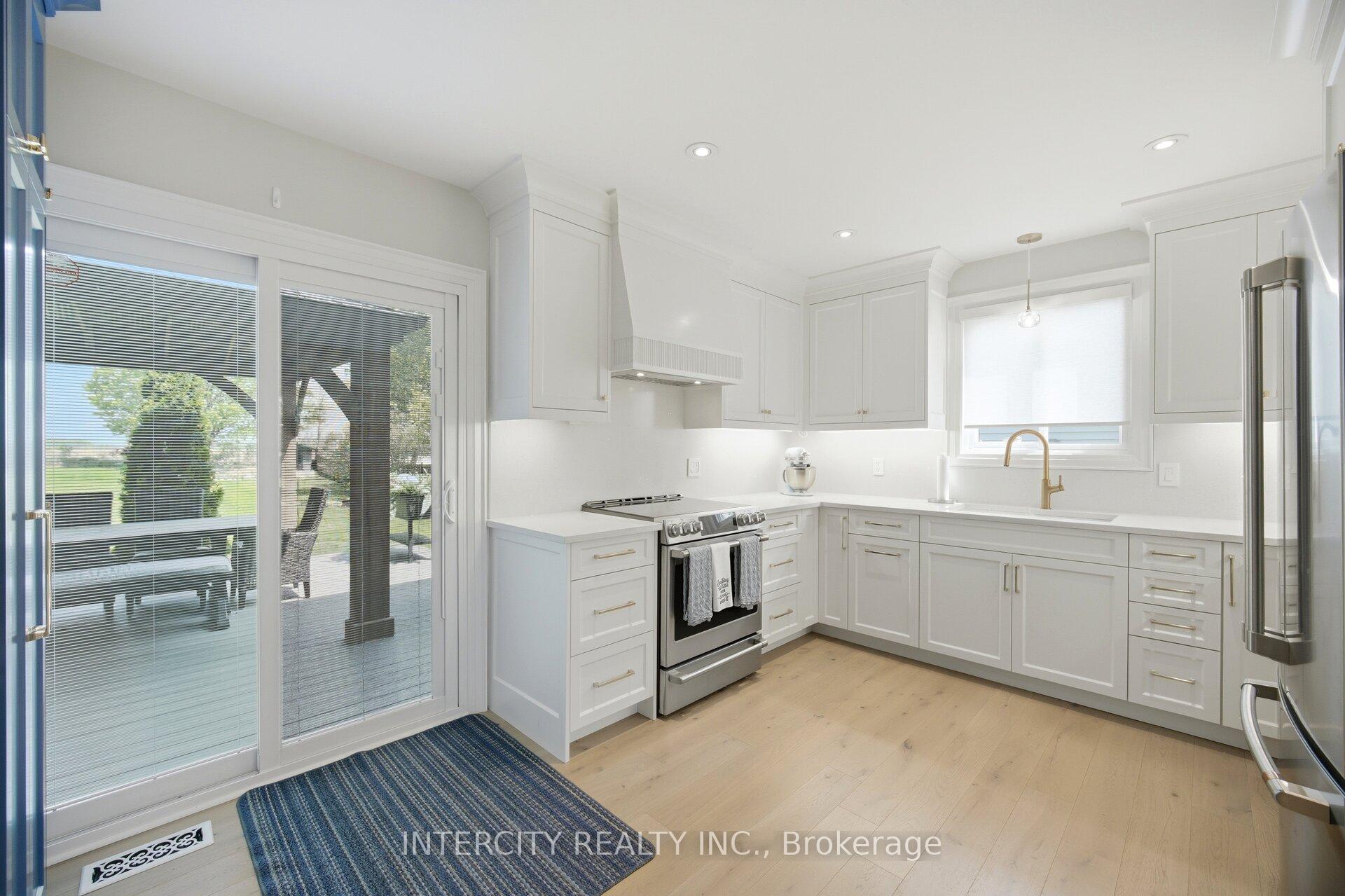 Photo 14 of 2262 Webb Street, Innisfil, Stroud — HOMEH