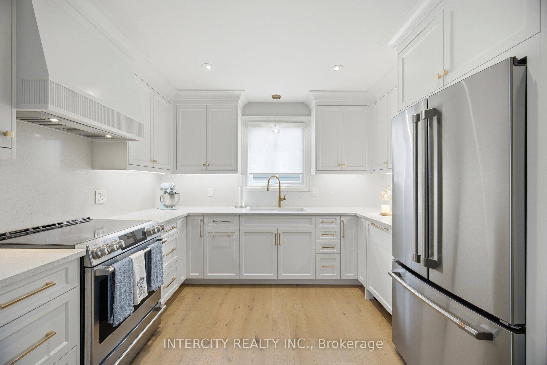Photo 15 of 2262 Webb Street, Innisfil, Stroud — HOMEH