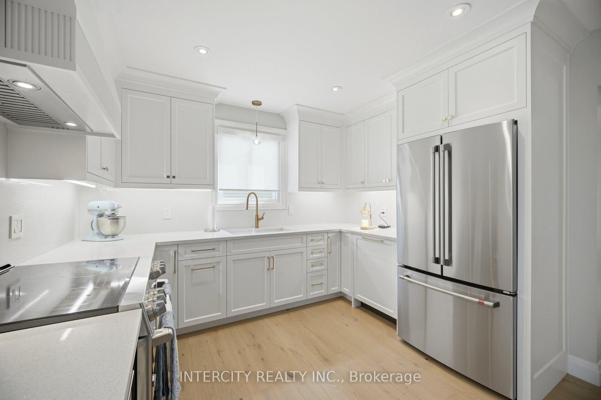 Photo 16 of 2262 Webb Street, Innisfil, Stroud — HOMEH
