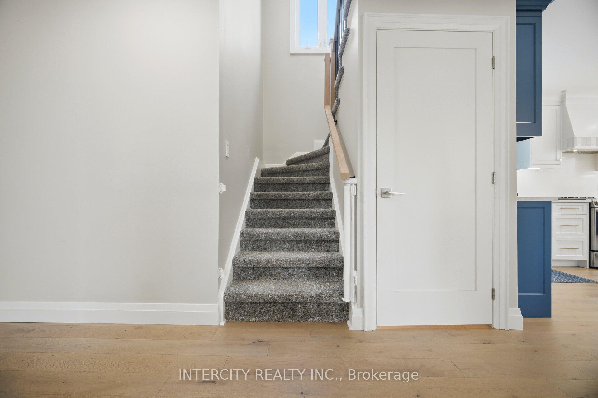Photo 21 of 2262 Webb Street, Innisfil, Stroud — HOMEH