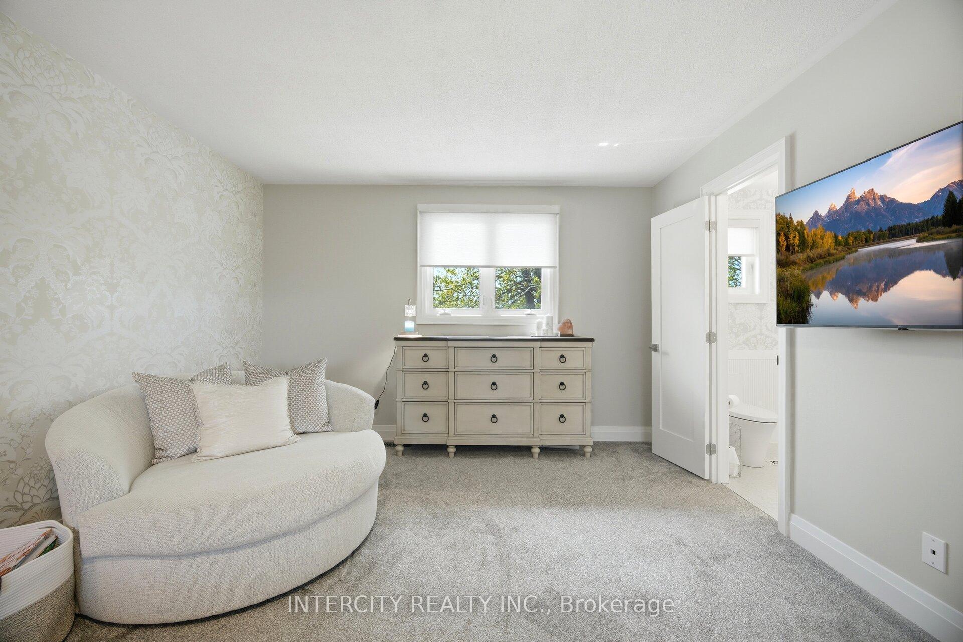Photo 26 of 2262 Webb Street, Innisfil, Stroud — HOMEH