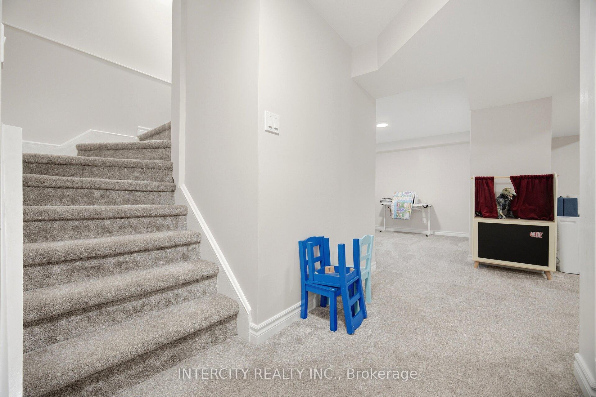 Photo 33 of 2262 Webb Street, Innisfil, Stroud — HOMEH
