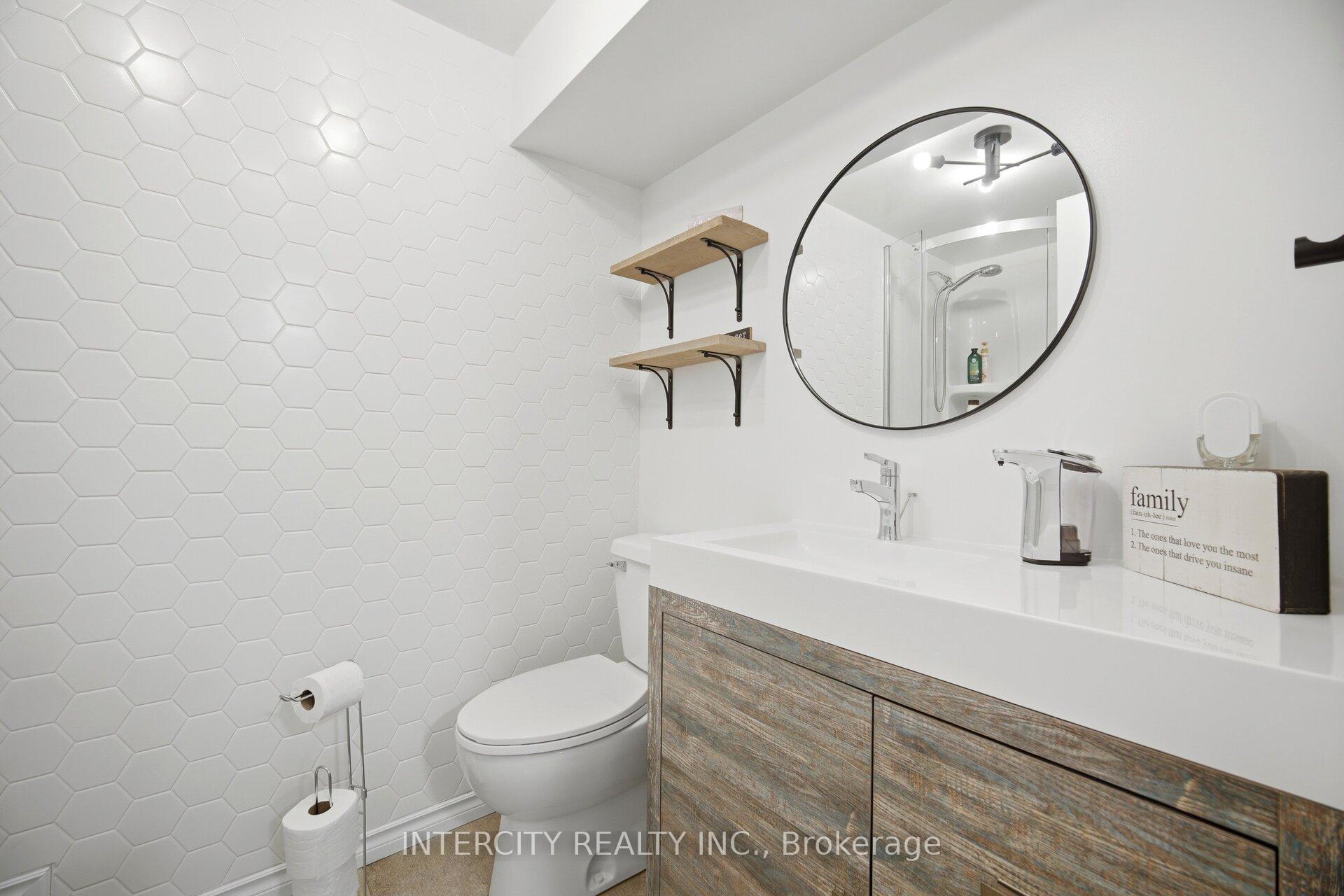 Photo 39 of 2262 Webb Street, Innisfil, Stroud — HOMEH