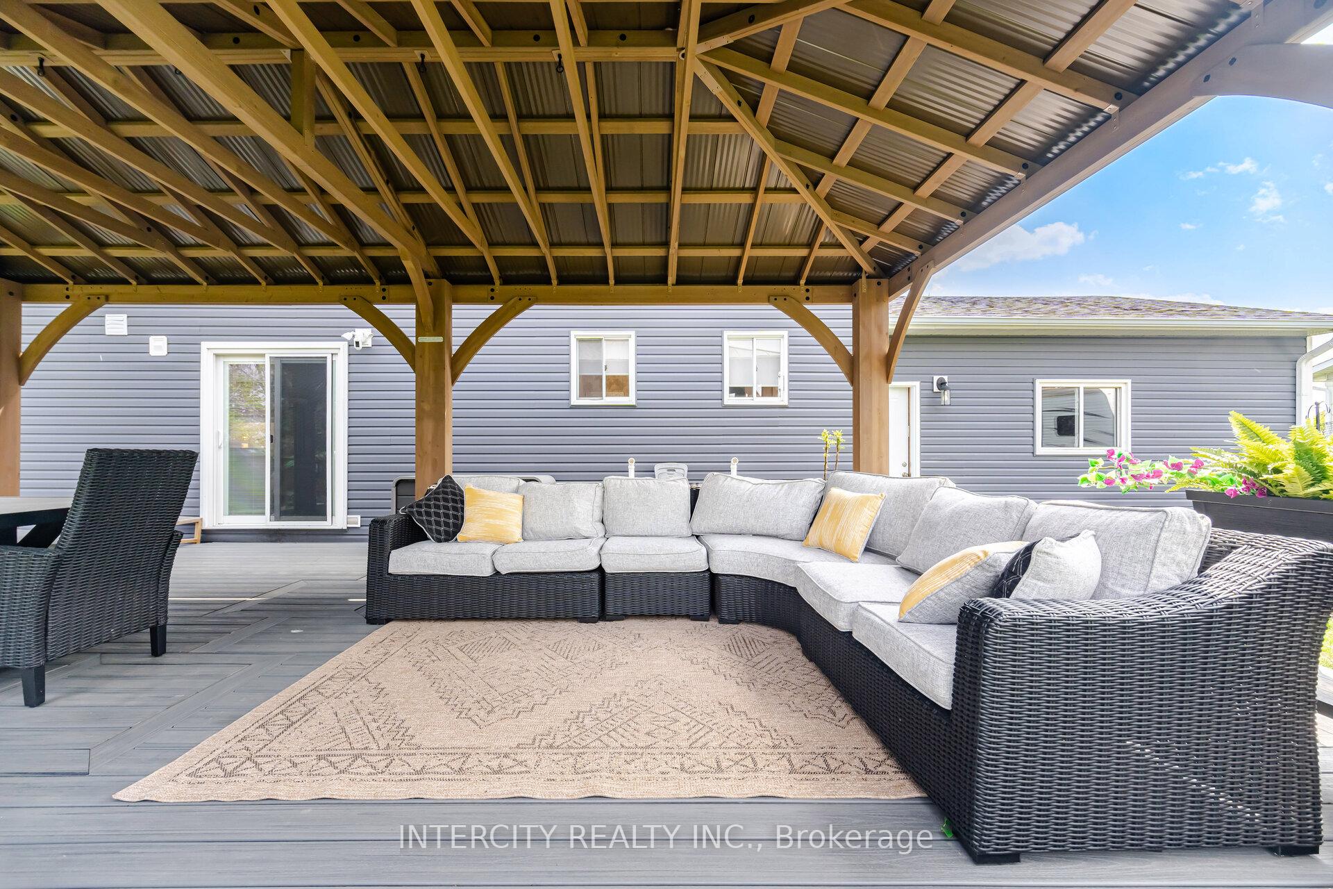 Photo 42 of 2262 Webb Street, Innisfil, Stroud — HOMEH