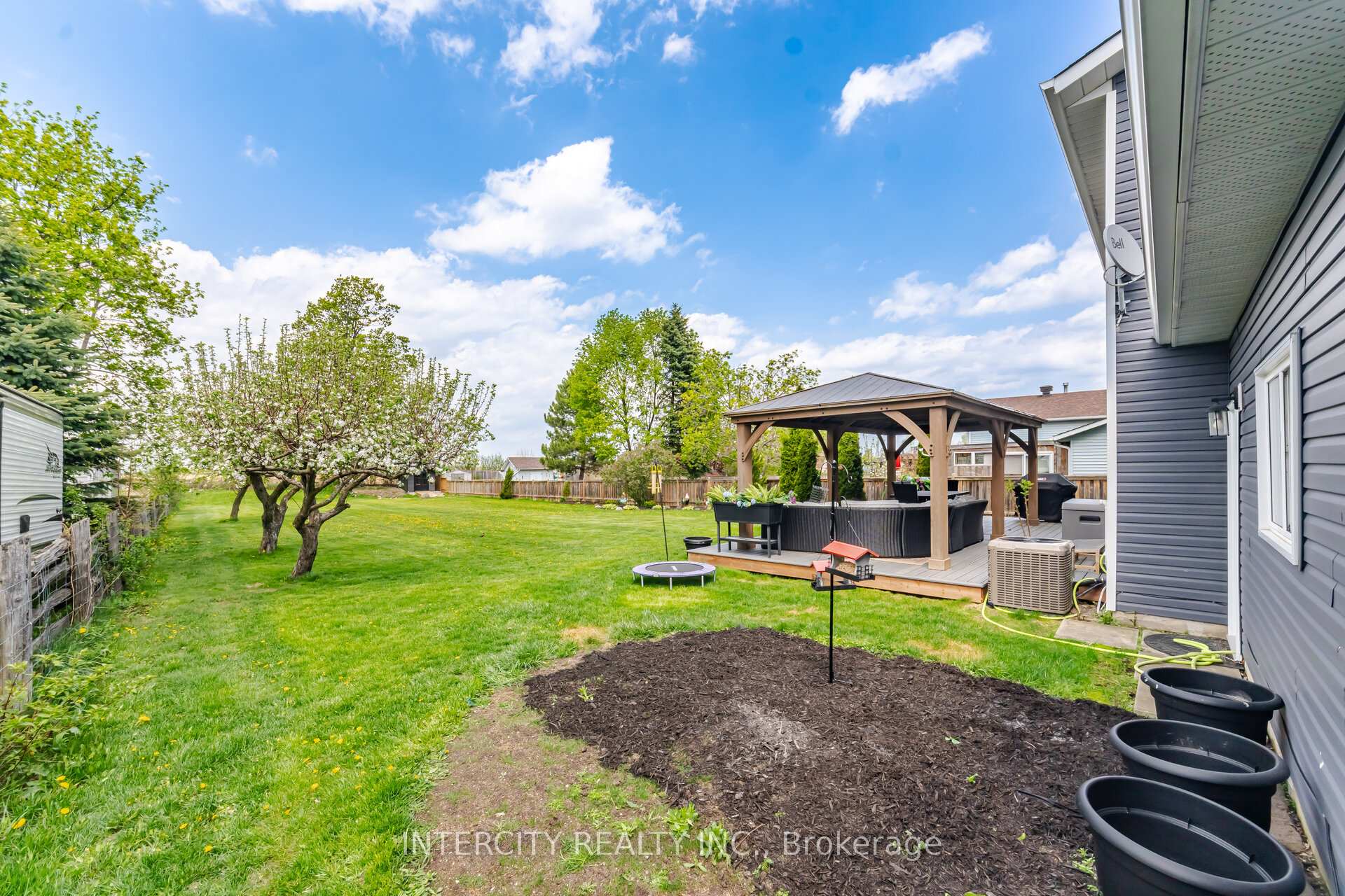 Photo 44 of 2262 Webb Street, Innisfil, Stroud — HOMEH