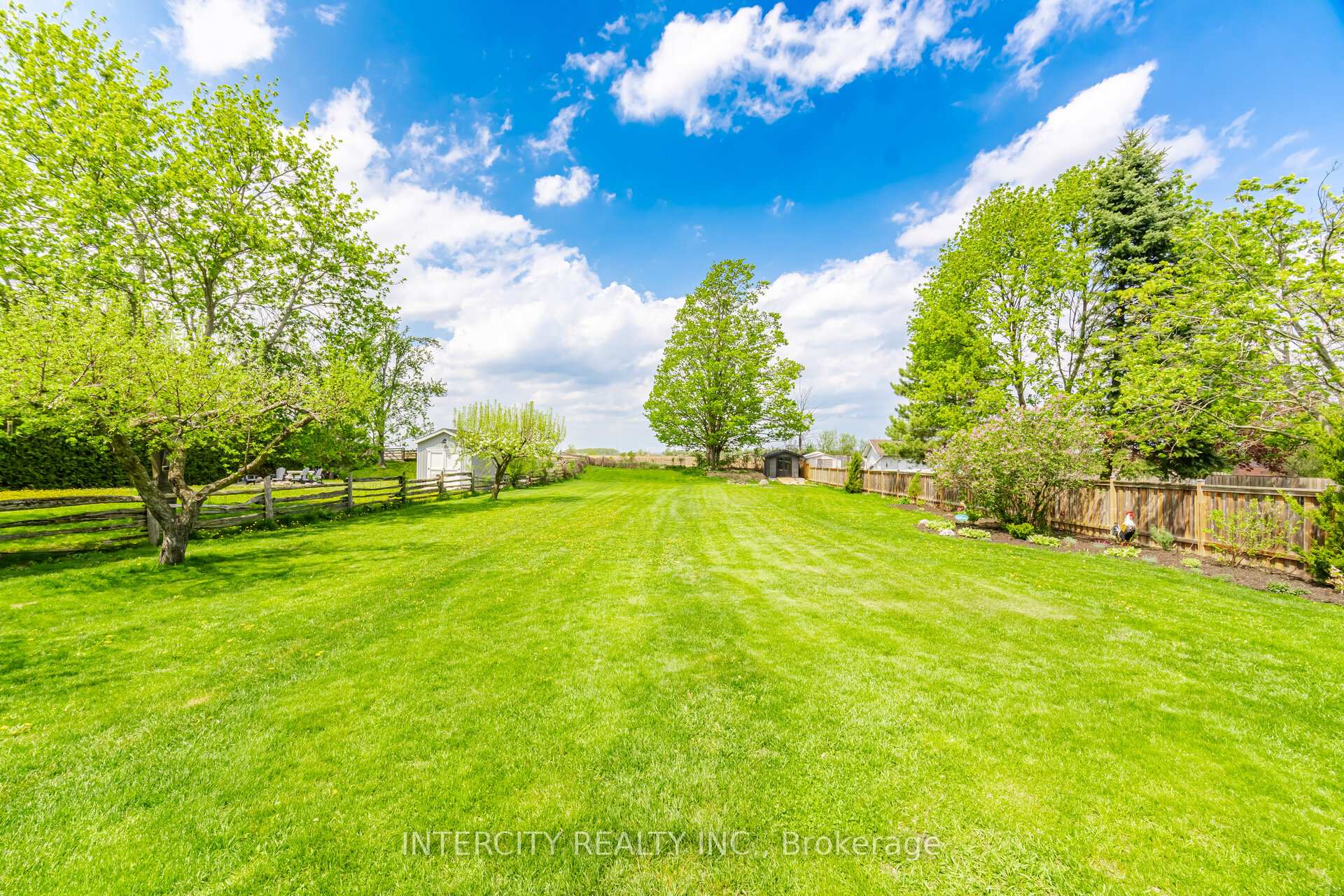 Photo 45 of 2262 Webb Street, Innisfil, Stroud — HOMEH