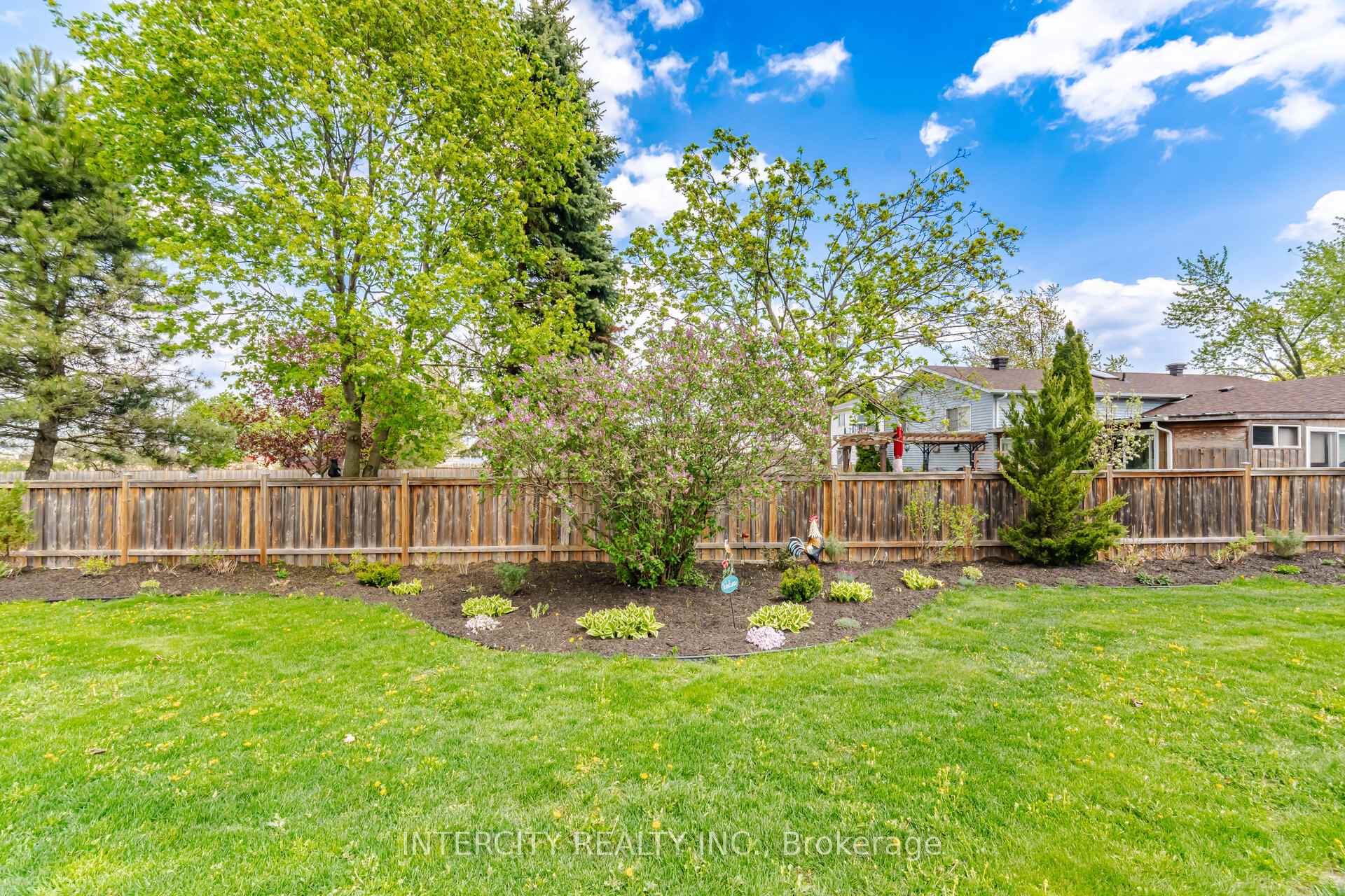 Photo 47 of 2262 Webb Street, Innisfil, Stroud — HOMEH