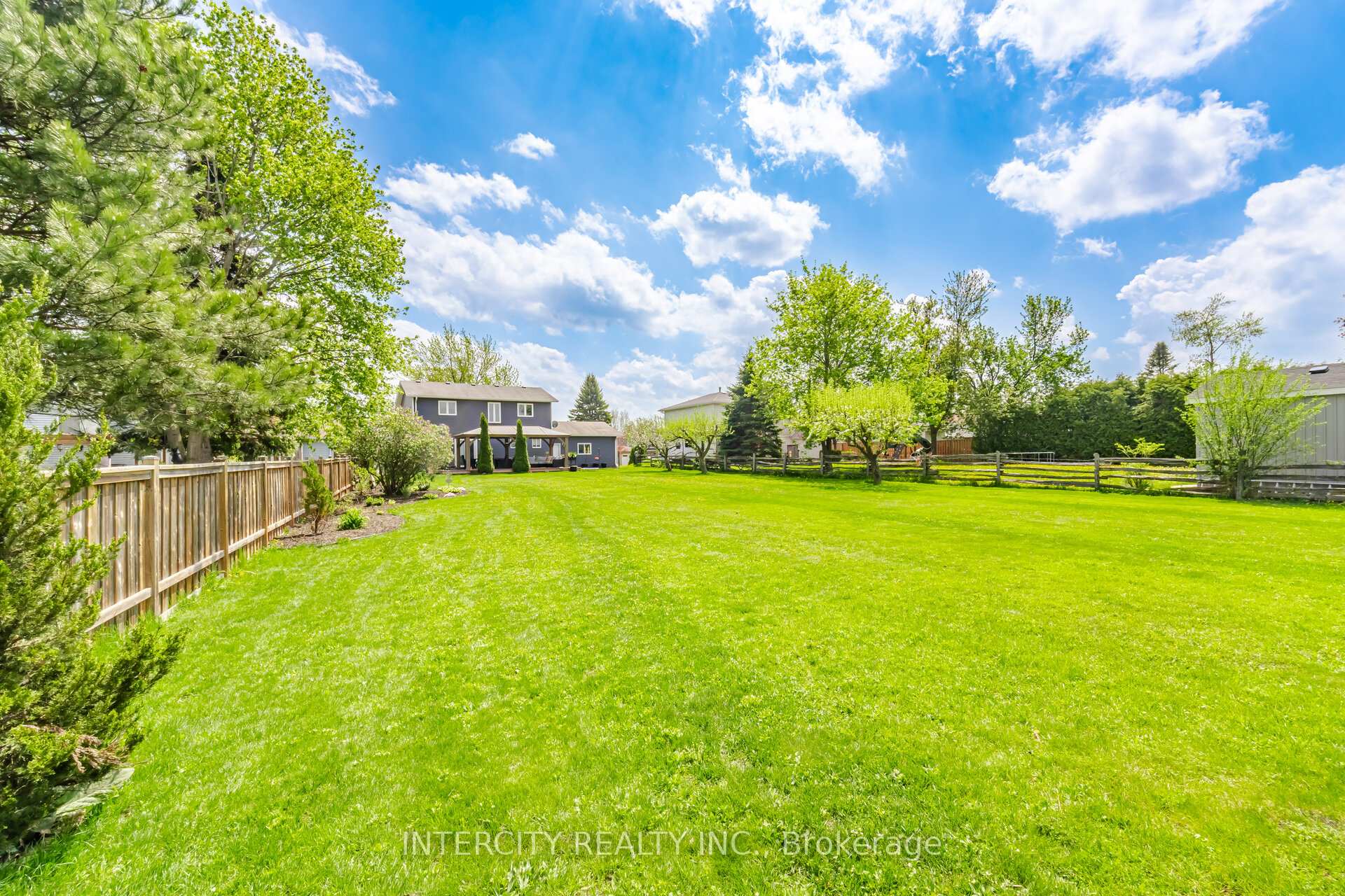 Photo 50 of 2262 Webb Street, Innisfil, Stroud — HOMEH