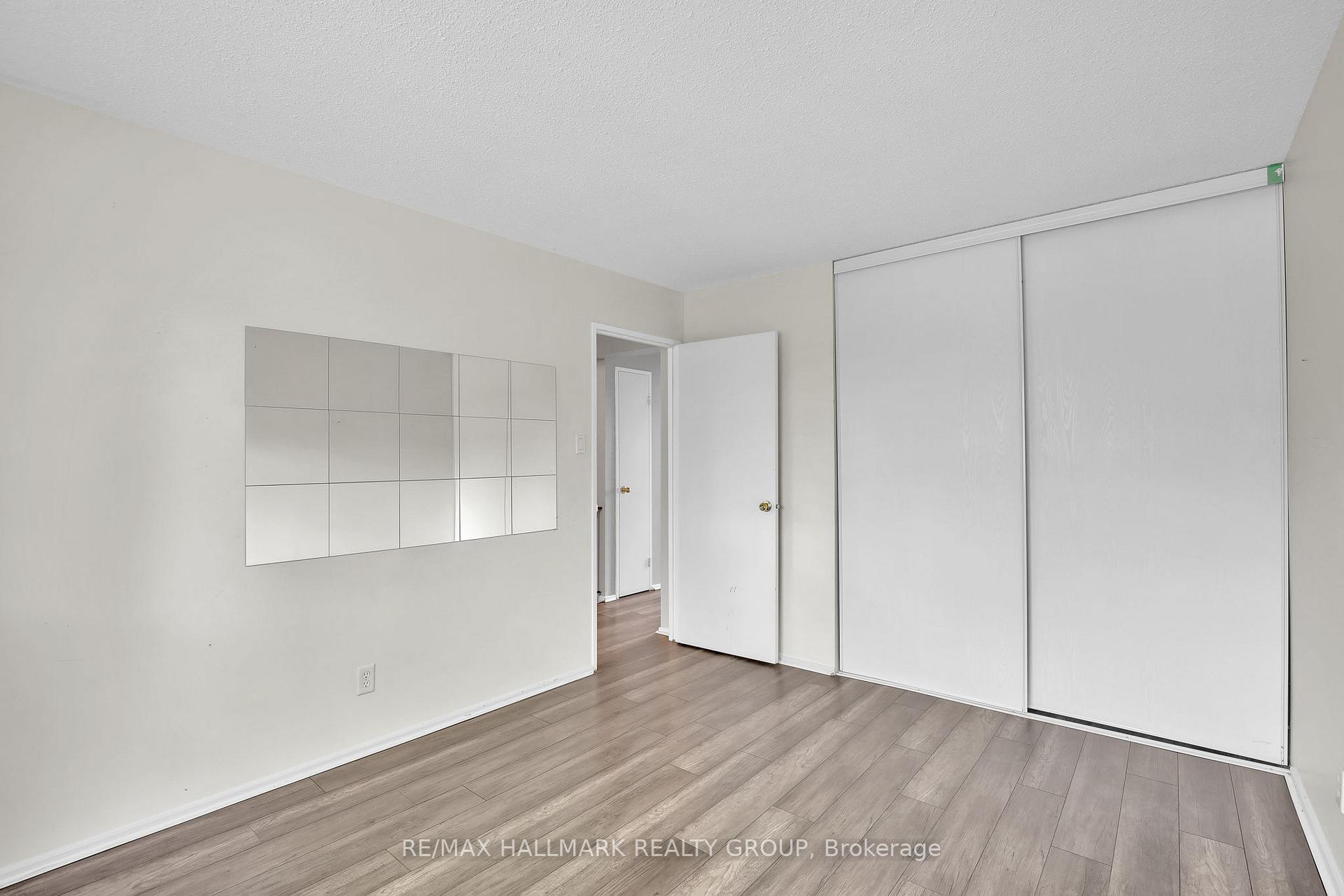 Photo 24 of 2912 Fairlea Crescent, Ottawa, Heron Gate/Industrial Park — HOMEH