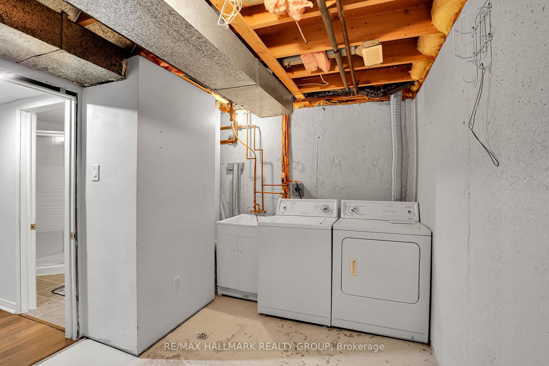 Photo 29 of 2912 Fairlea Crescent, Ottawa, Heron Gate/Industrial Park — HOMEH