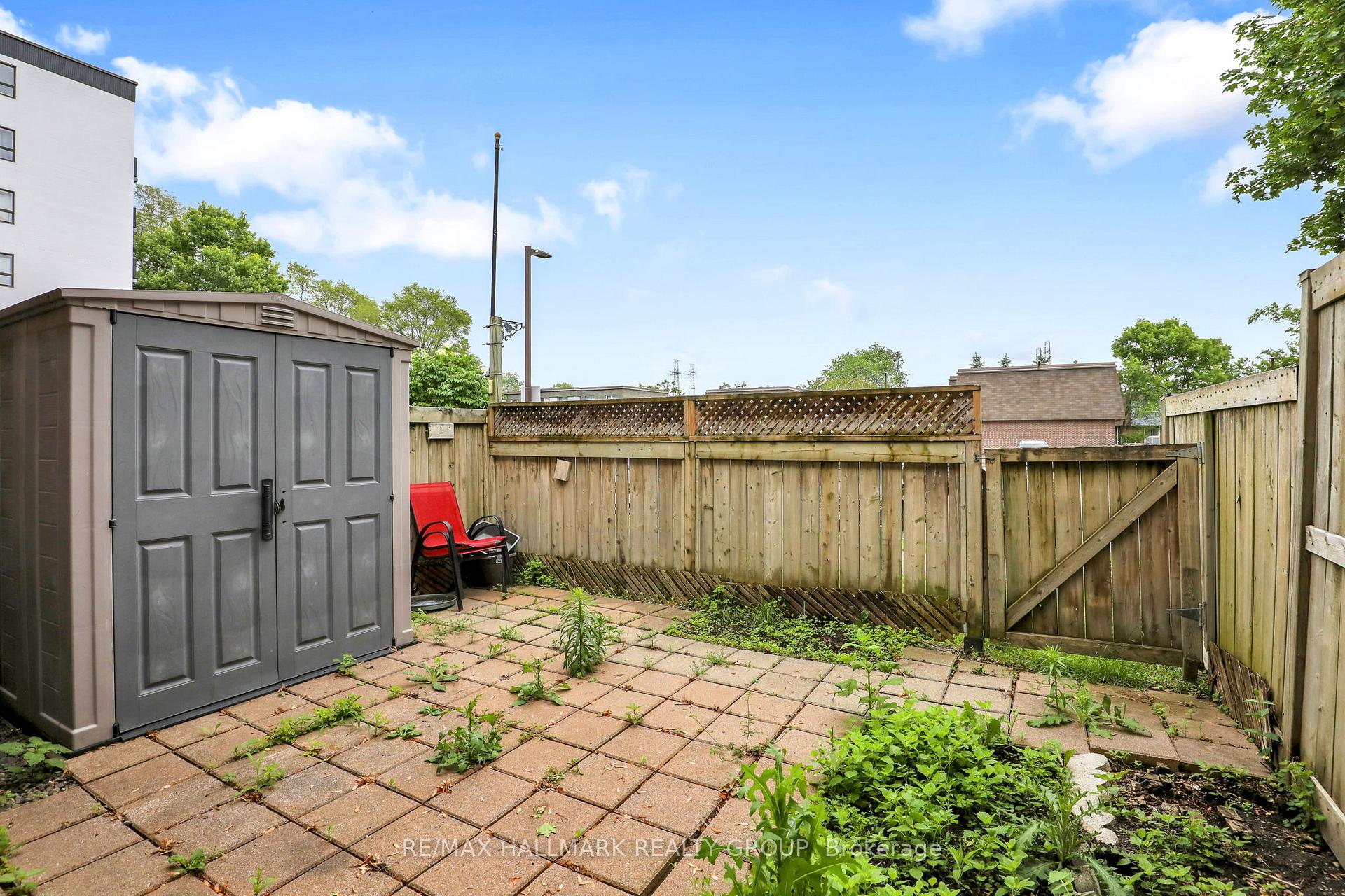 Photo 31 of 2912 Fairlea Crescent, Ottawa, Heron Gate/Industrial Park — HOMEH