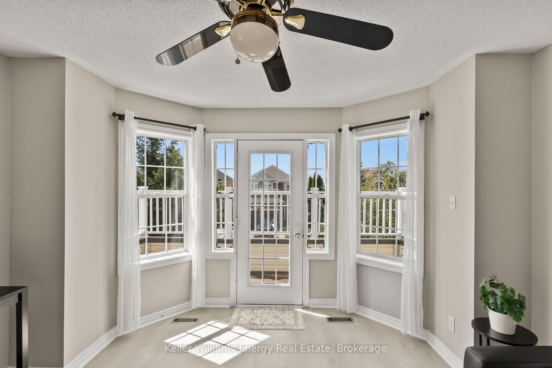 Photo 16 of 35 Virginia Drive, Whitby, Pringle Creek — HOMEH