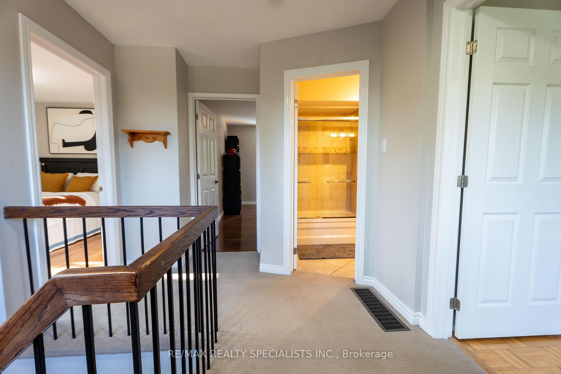 Photo 19 of 39 Parkside Drive, Brampton, Brampton South — HOMEH
