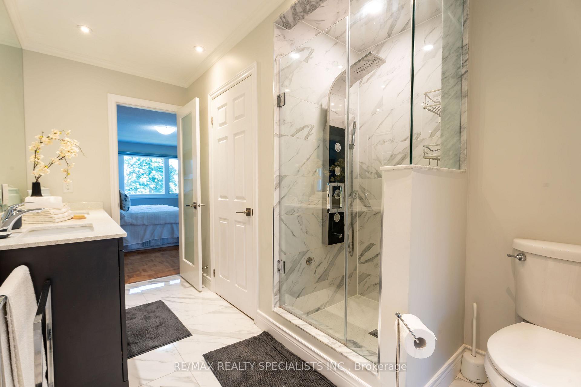 Photo 23 of 39 Parkside Drive, Brampton, Brampton South — HOMEH