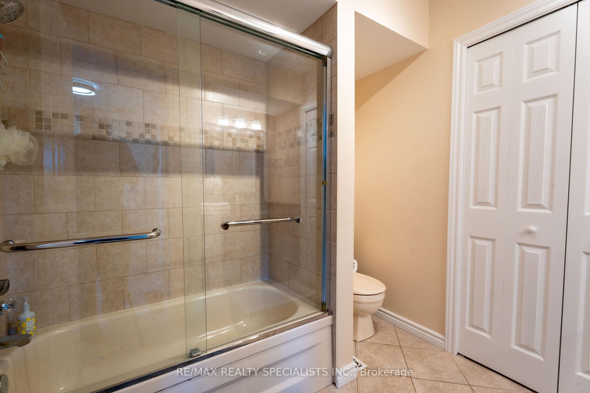 Photo 26 of 39 Parkside Drive, Brampton, Brampton South — HOMEH