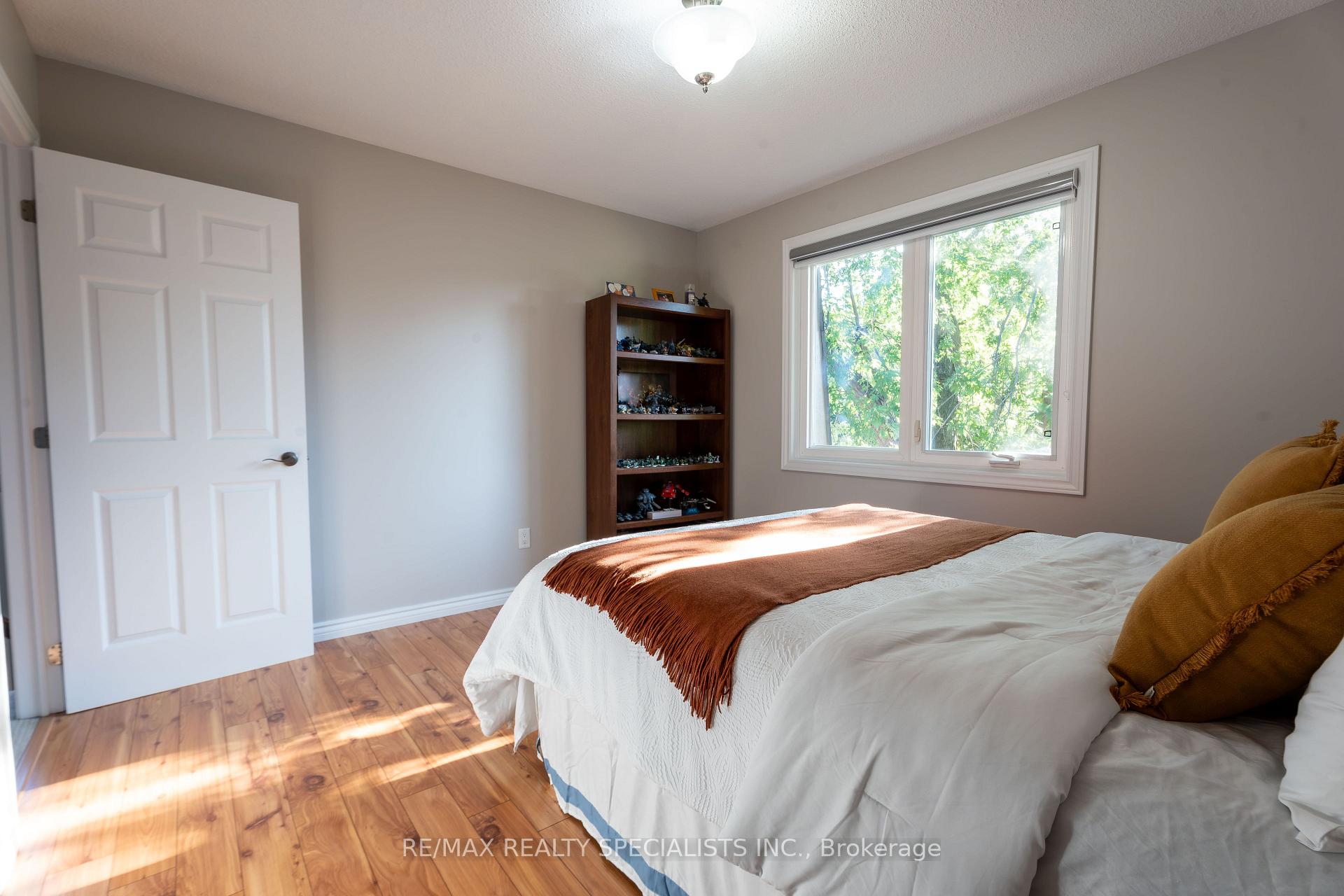Photo 29 of 39 Parkside Drive, Brampton, Brampton South — HOMEH