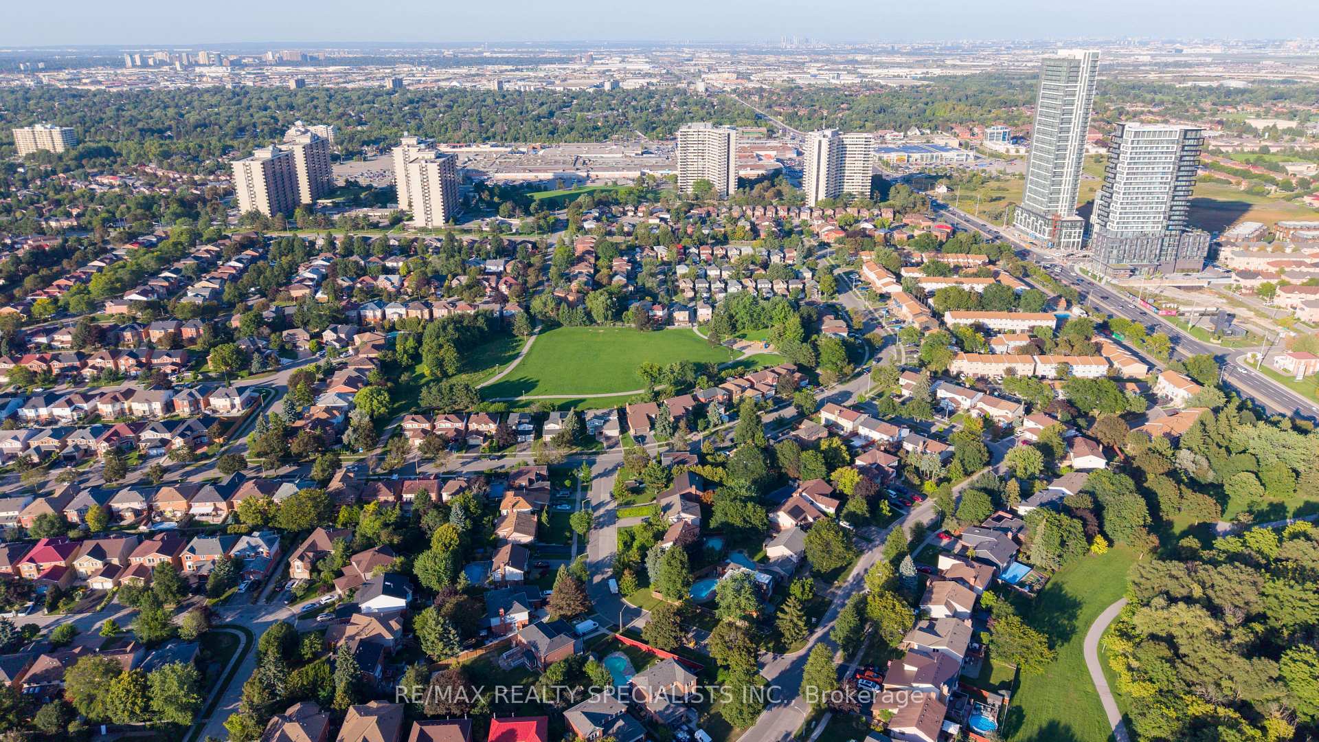 Photo 53 of 39 Parkside Drive, Brampton, Brampton South — HOMEH