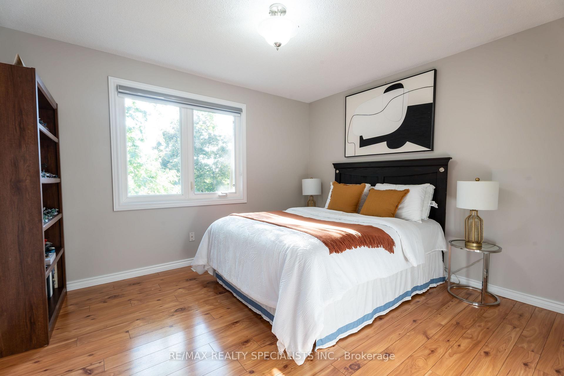 Photo 28 of 39 Parkside Drive, Brampton, Brampton South — HOMEH