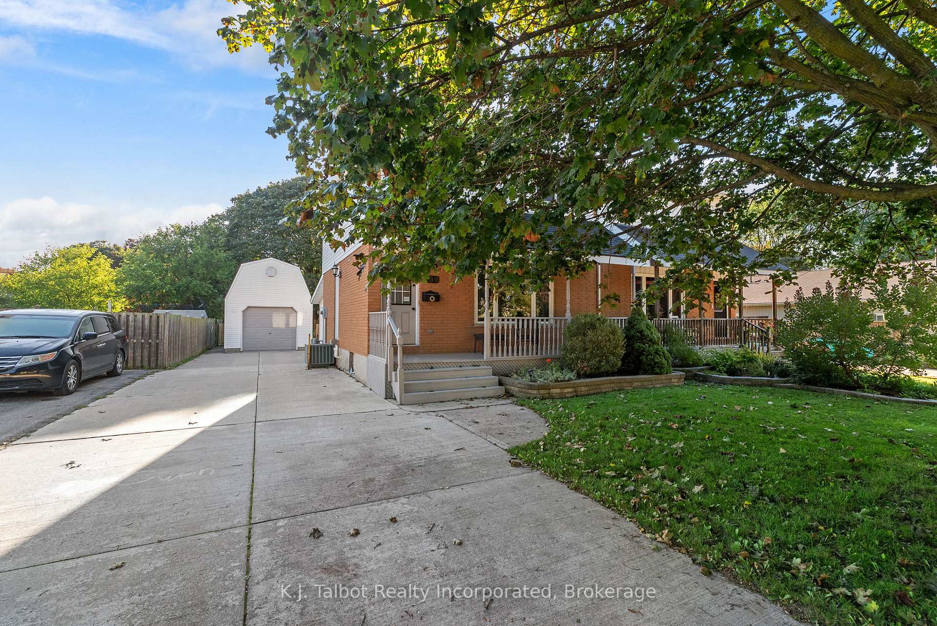 Photo 2 of 239 Tilt Street, Goderich, Goderich (Town) — HOMEH