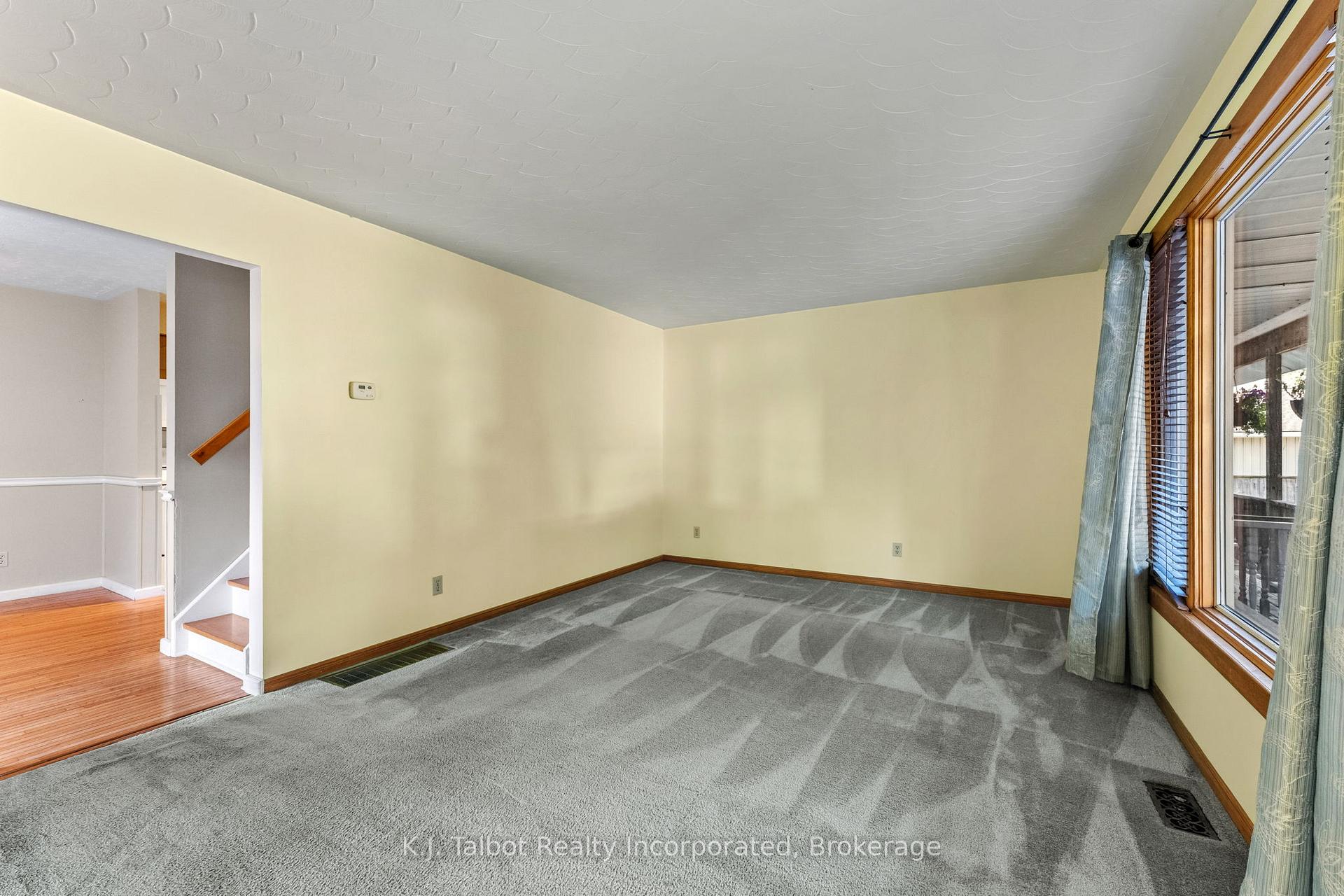Photo 7 of 239 Tilt Street, Goderich, Goderich (Town) — HOMEH