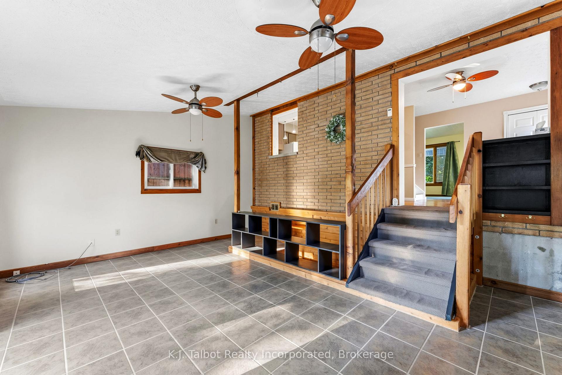 Photo 16 of 239 Tilt Street, Goderich, Goderich (Town) — HOMEH