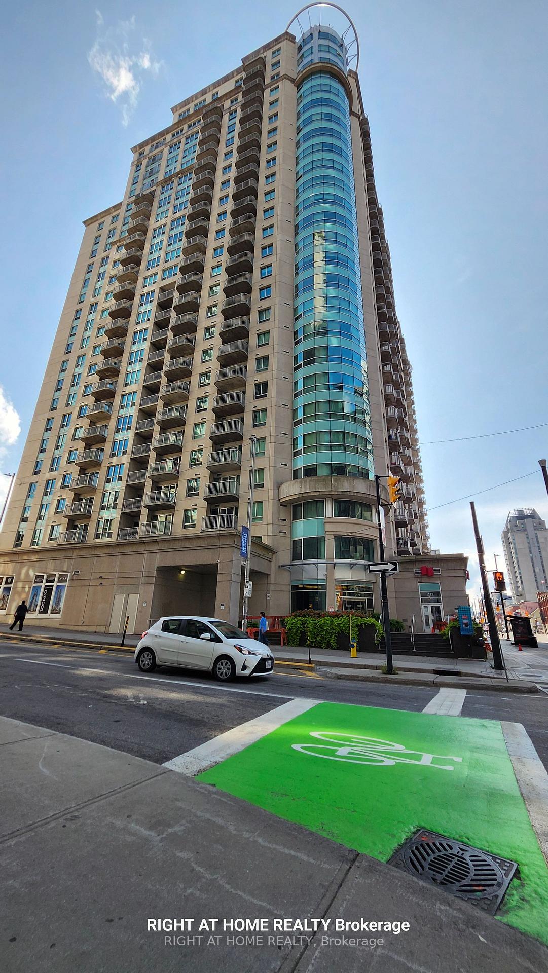 Photo of Unit 1104, 234 Rideau Street