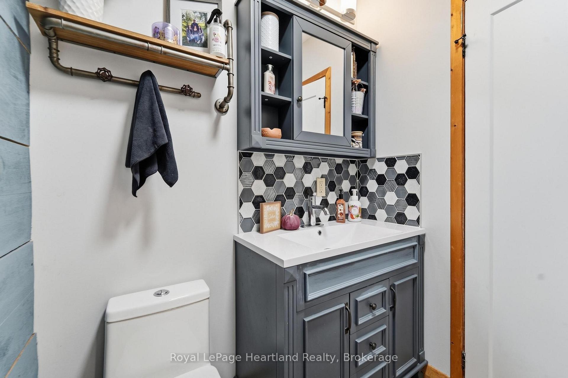 Photo 38 of 77872 London Road, Huron East, Tuckersmith — HOMEH