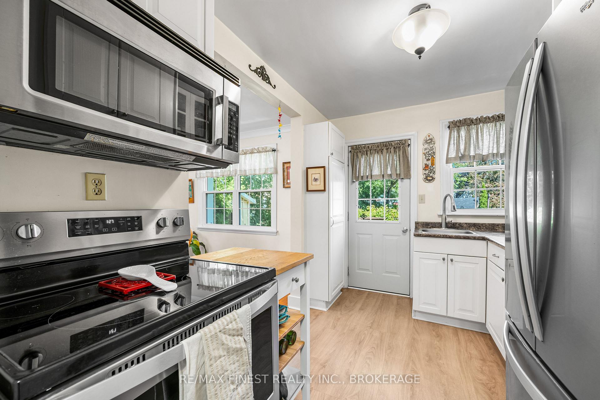 Photo 10 of 15 Alexander Street, Kingston, West of Sir John A. Blvd — HOMEH