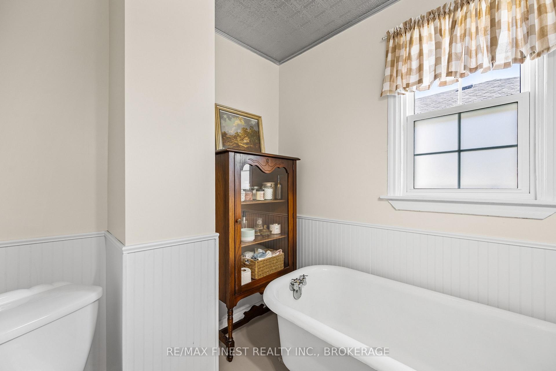 Photo 17 of 15 Alexander Street, Kingston, West of Sir John A. Blvd — HOMEH
