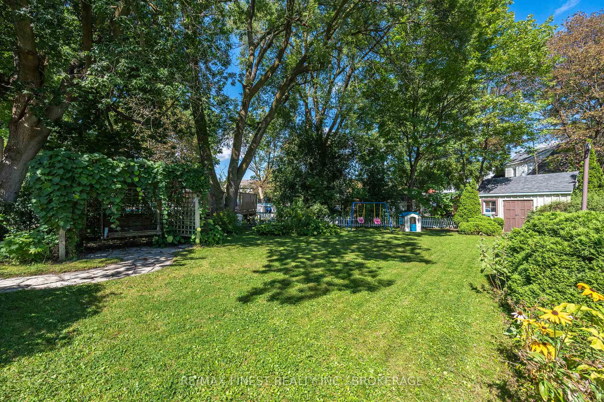 Photo 38 of 15 Alexander Street, Kingston, West of Sir John A. Blvd — HOMEH