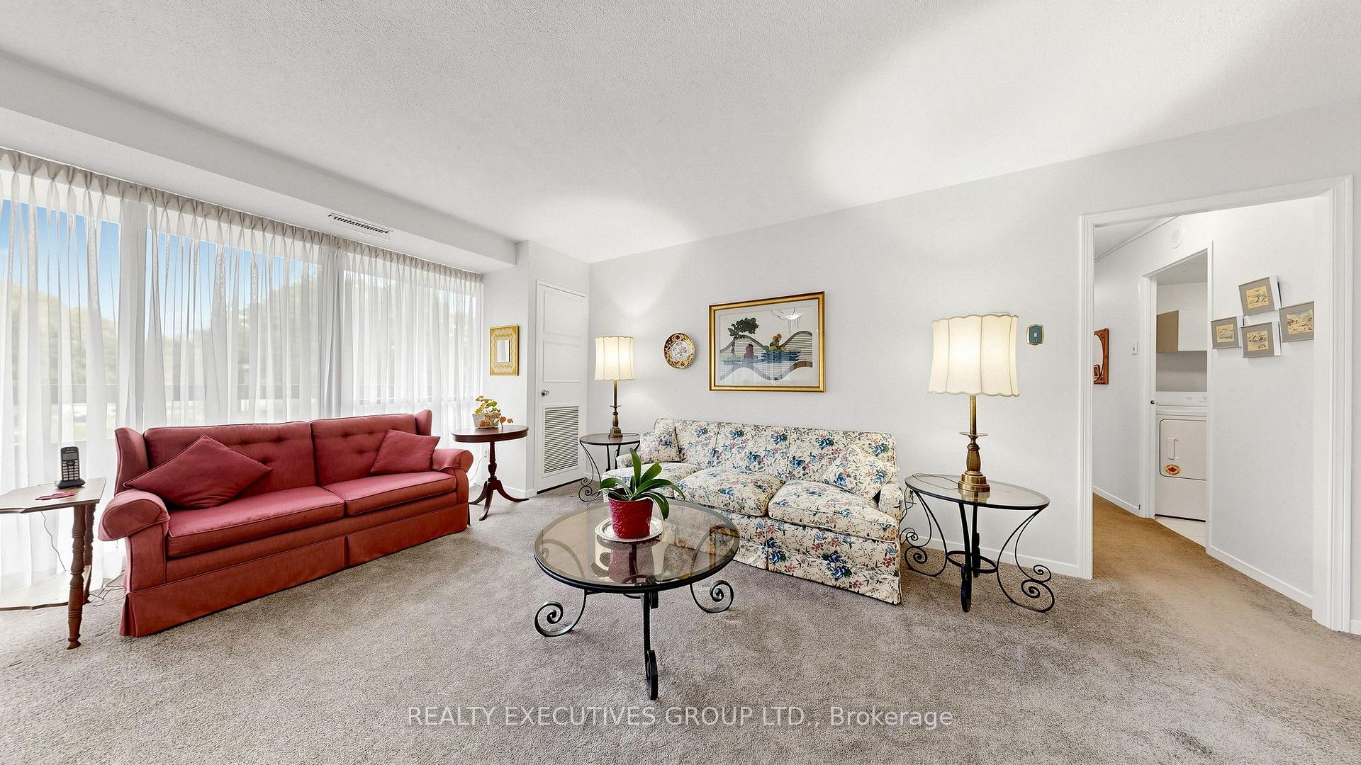 Photo 6 of Unit 206, 8111 Yonge Street, Markham, Royal Orchard — HOMEH