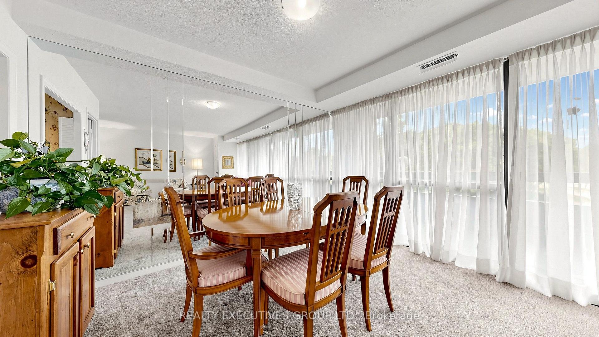 Photo 7 of Unit 206, 8111 Yonge Street, Markham, Royal Orchard — HOMEH