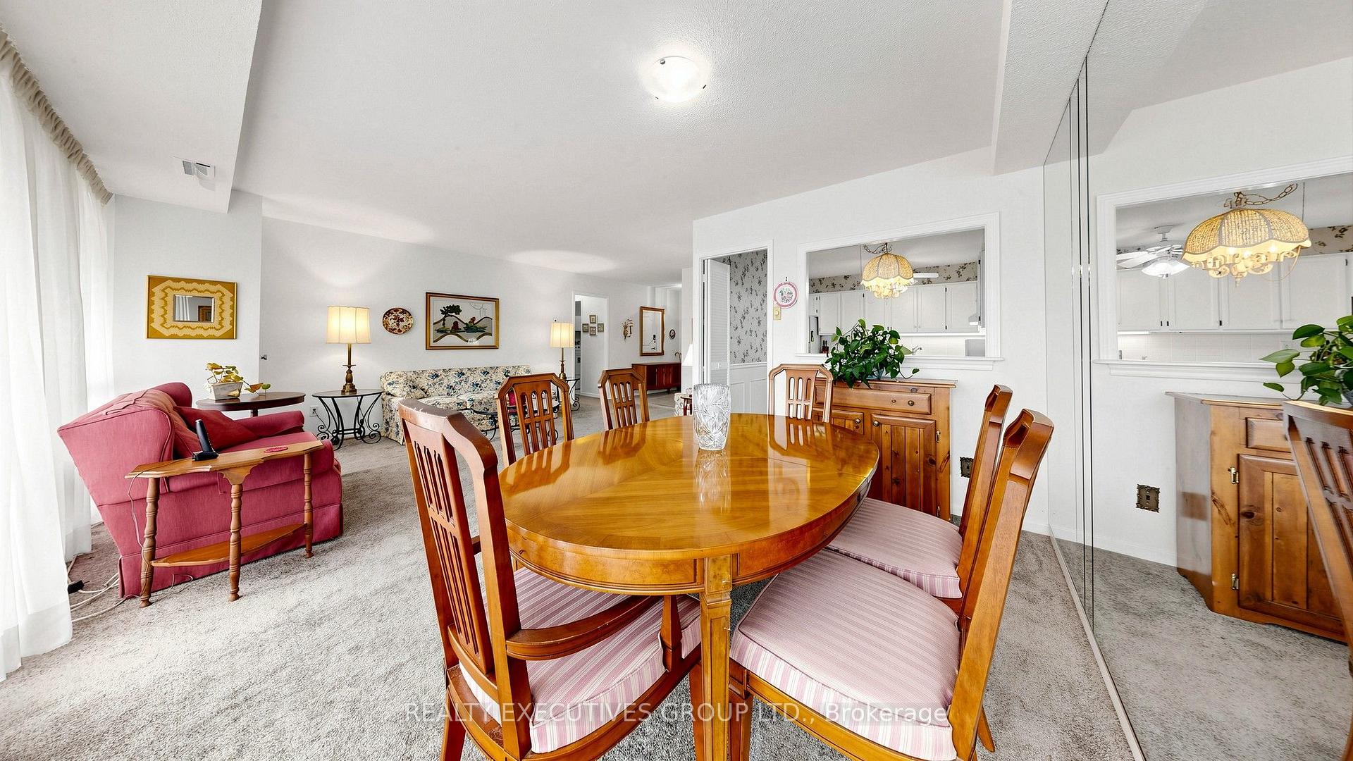 Photo 8 of Unit 206, 8111 Yonge Street, Markham, Royal Orchard — HOMEH