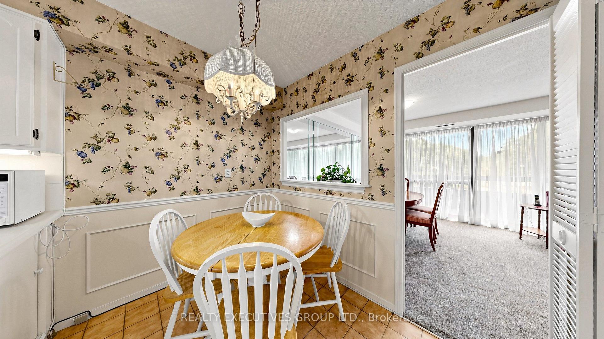 Photo 12 of Unit 206, 8111 Yonge Street, Markham, Royal Orchard — HOMEH
