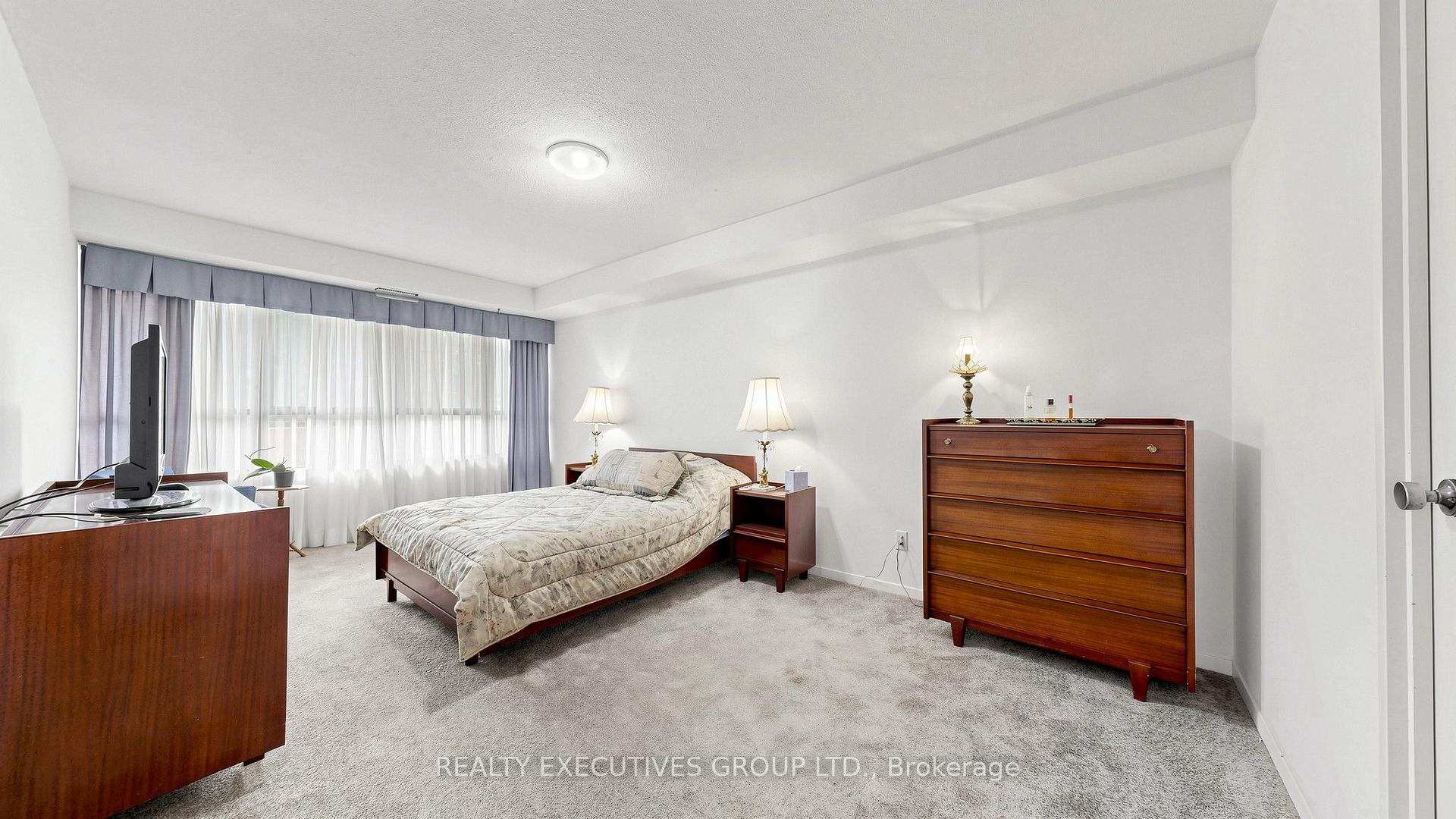 Photo 14 of Unit 206, 8111 Yonge Street, Markham, Royal Orchard — HOMEH