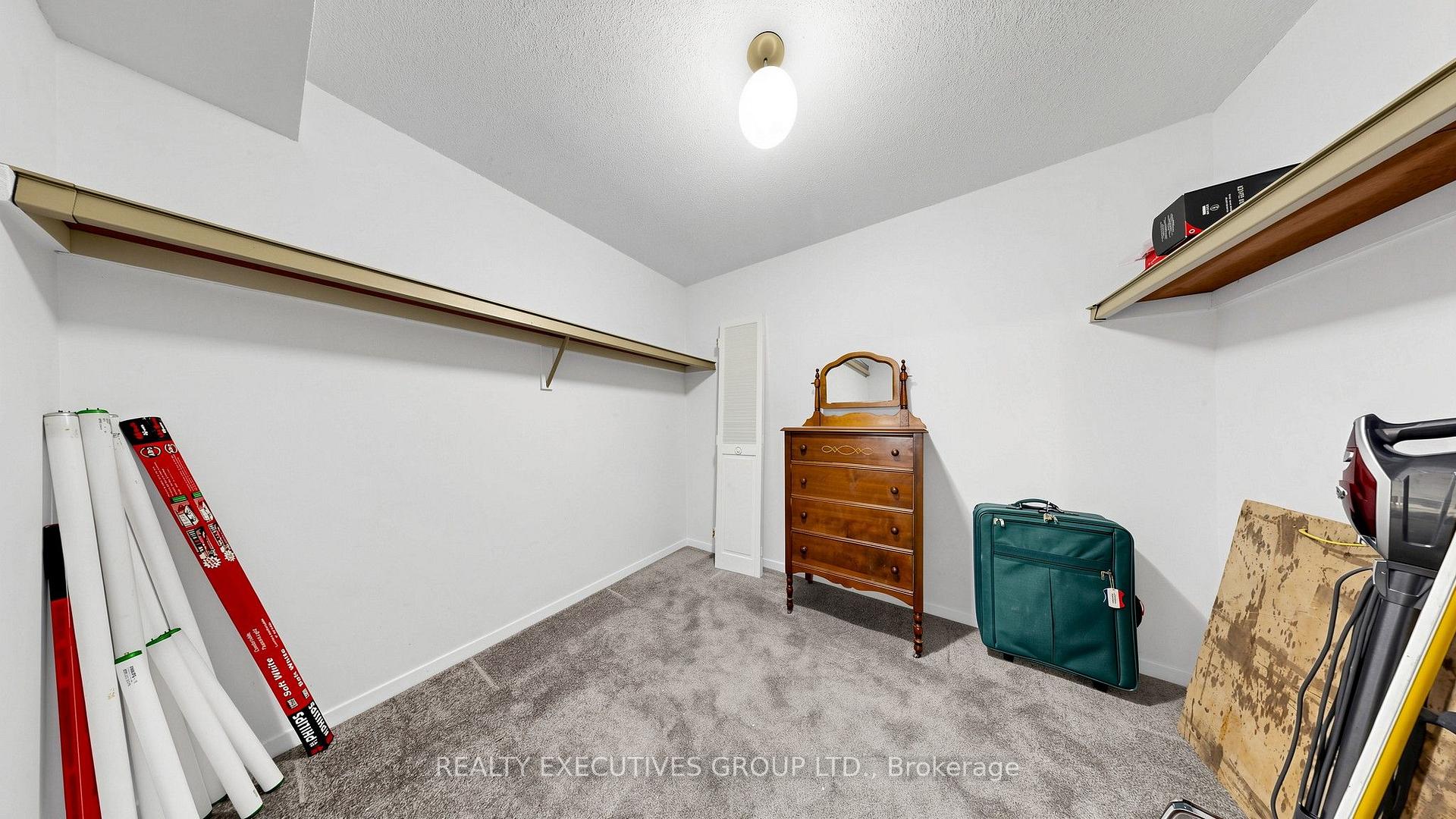 Photo 16 of Unit 206, 8111 Yonge Street, Markham, Royal Orchard — HOMEH