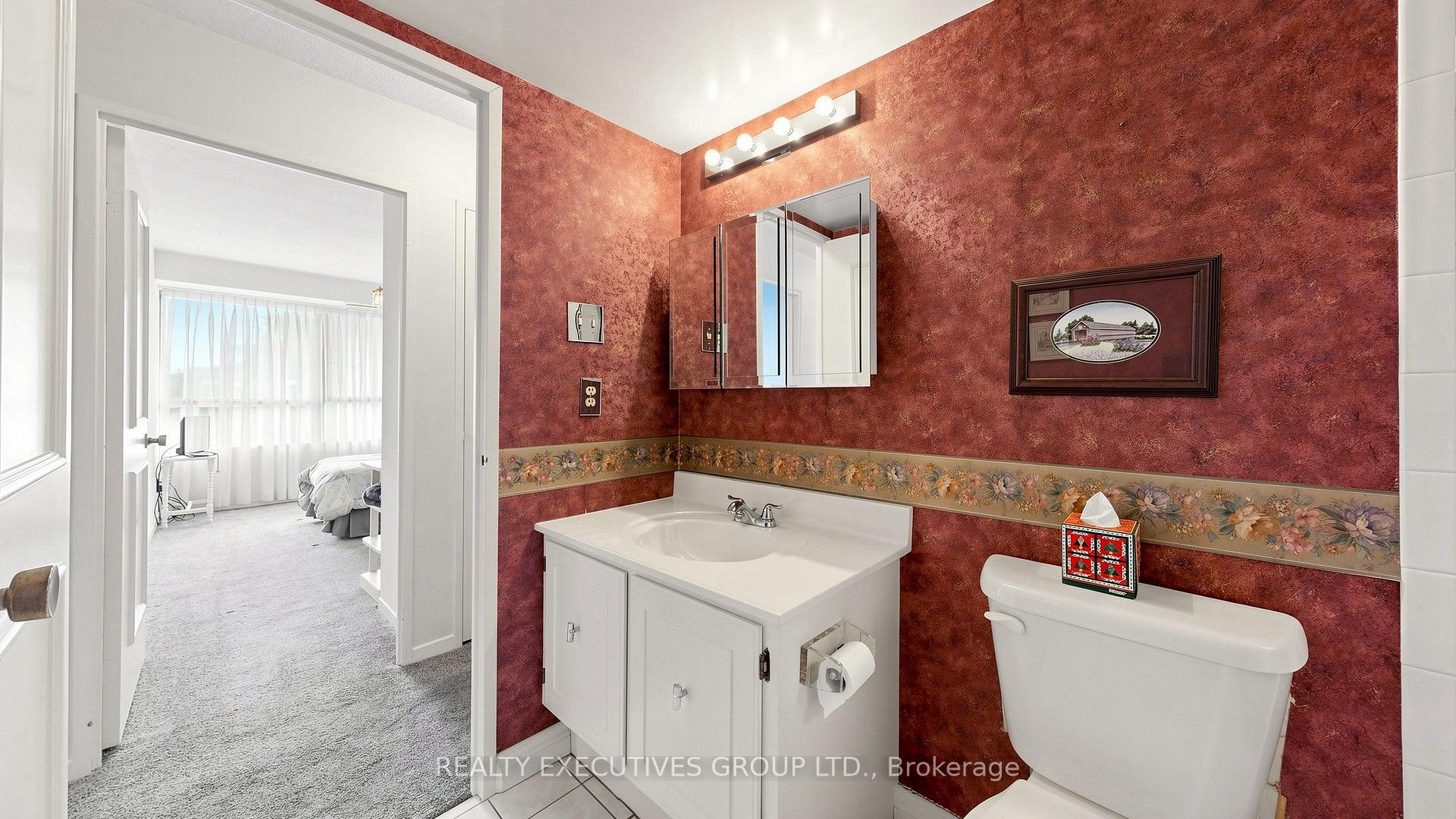 Photo 22 of Unit 206, 8111 Yonge Street, Markham, Royal Orchard — HOMEH